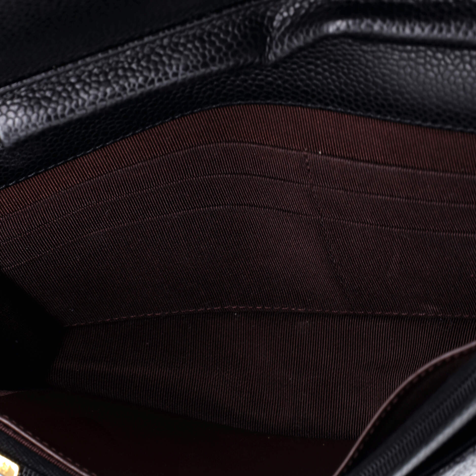 Wallet on Chain Quilted Caviar