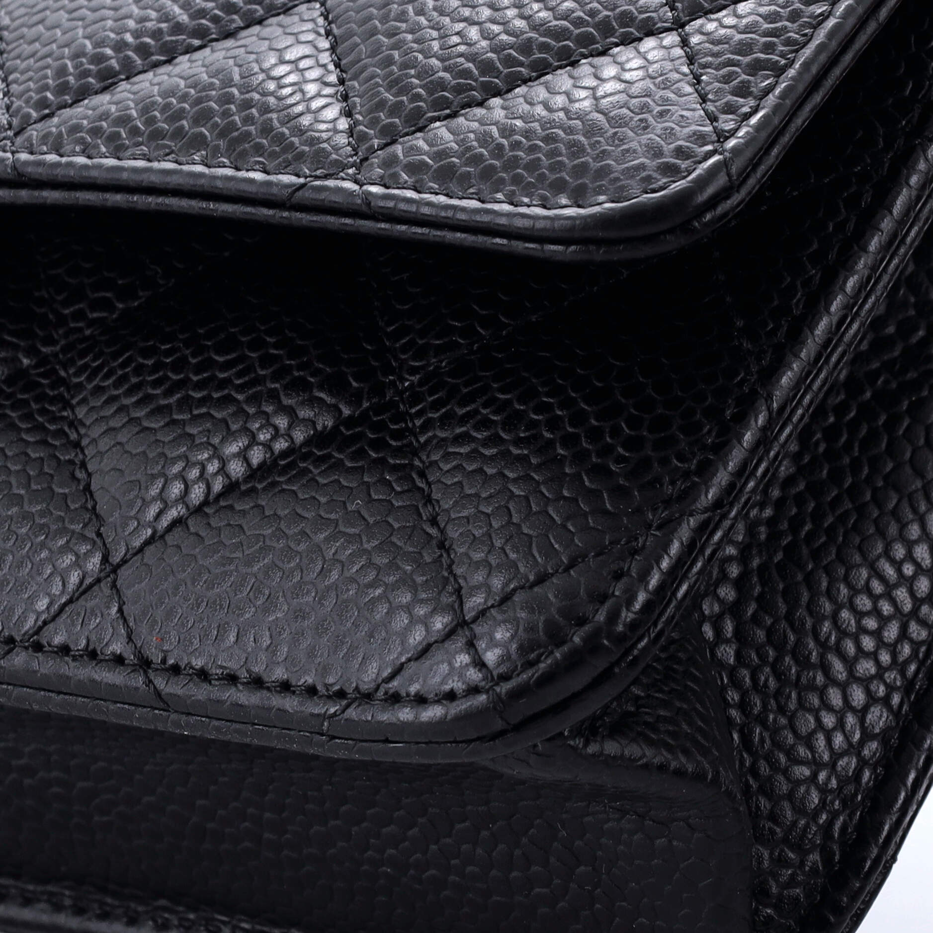 Wallet on Chain Quilted Caviar