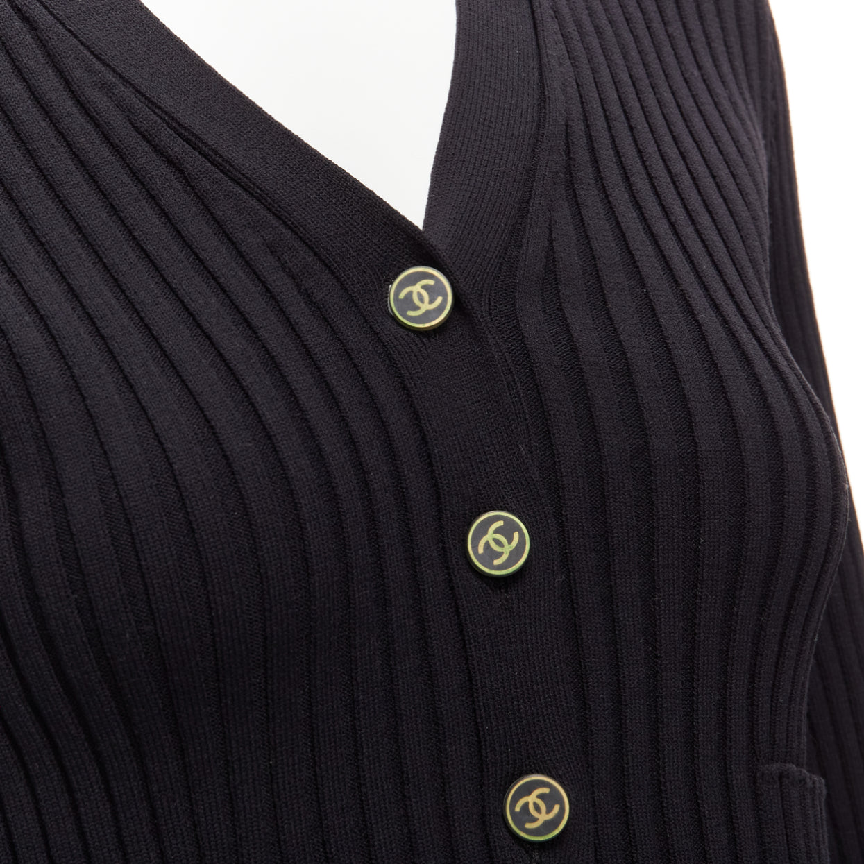 Women's Chanel CC logo button ribbed cropped cardigan