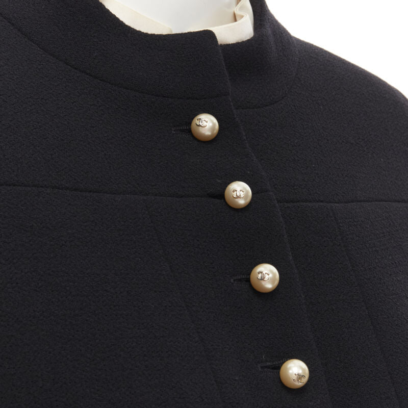 Women's Chanel wool pearl buttons paneled pocket jacket