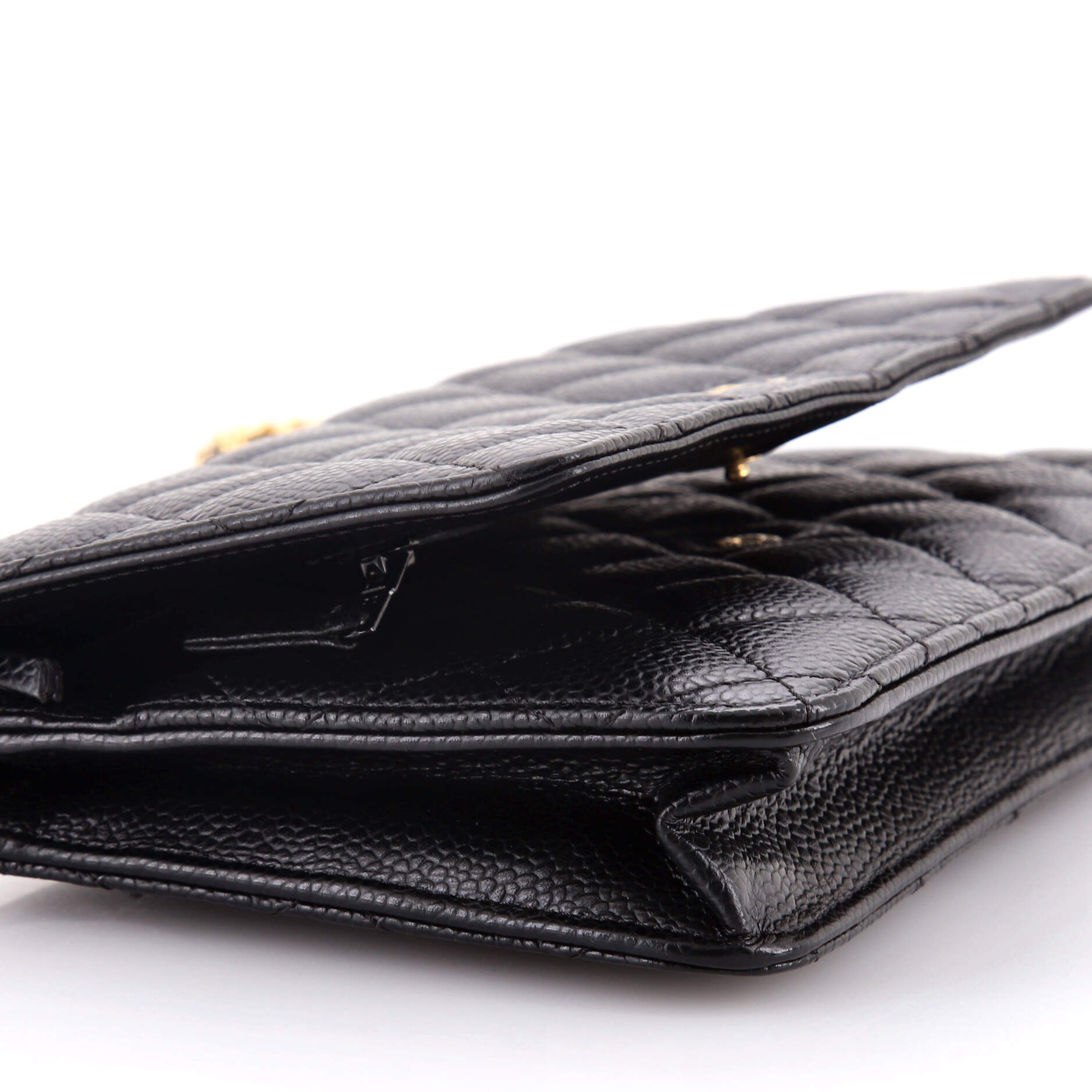 Wallet on Chain Quilted Caviar