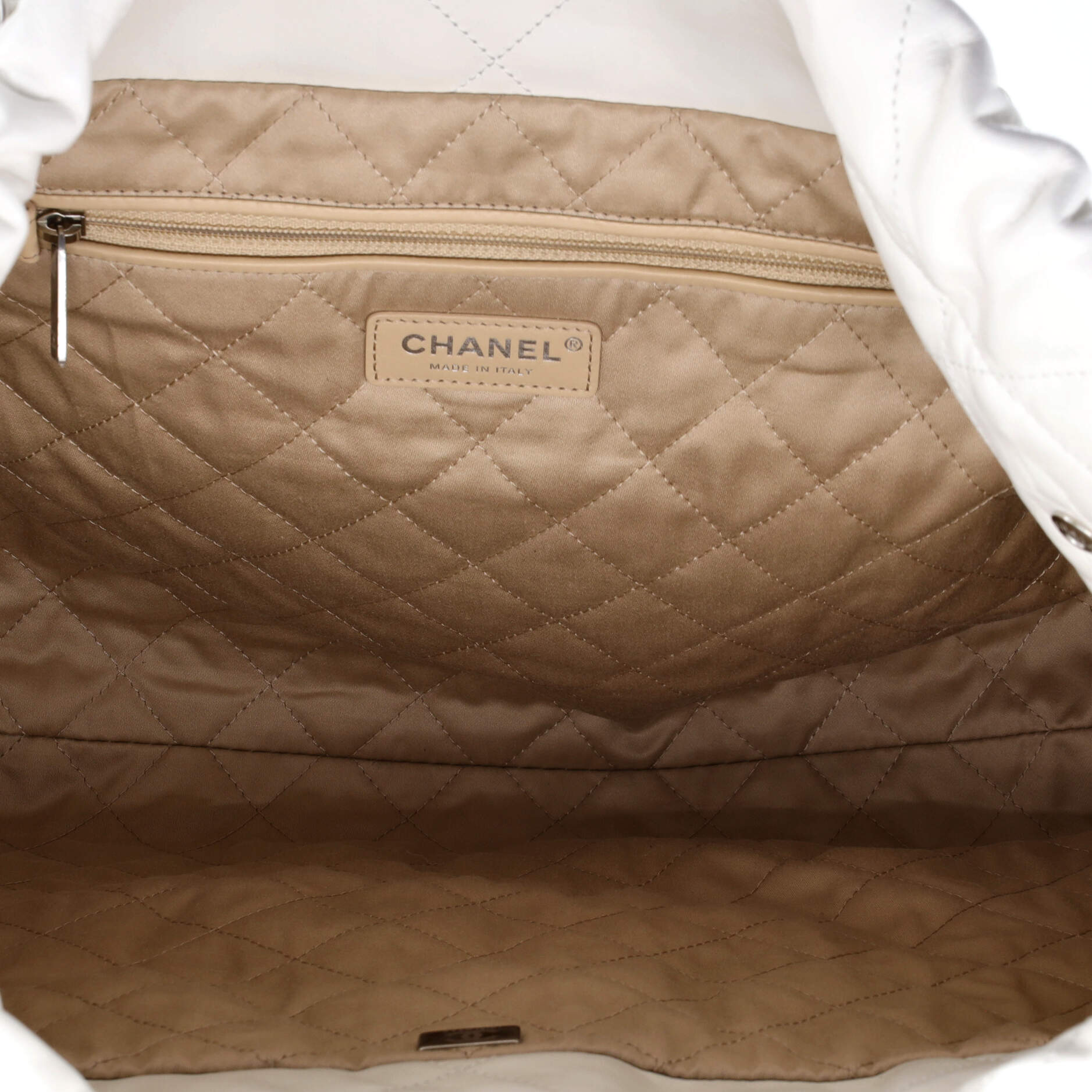 22 Chain Hobo Quilted Calfskin Medium