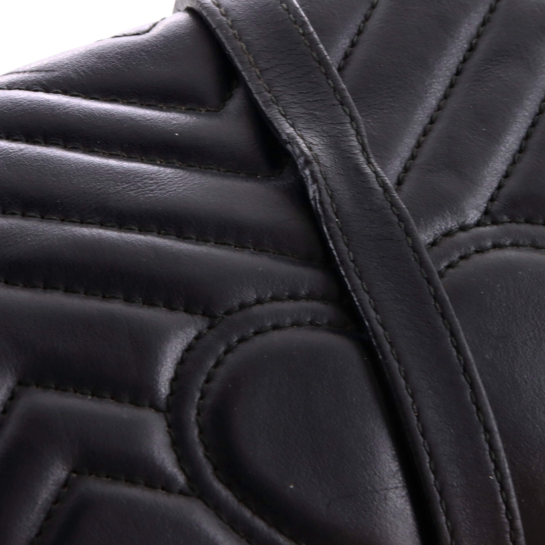 GG Marmont Flap Bag Matelasse Leather Medium