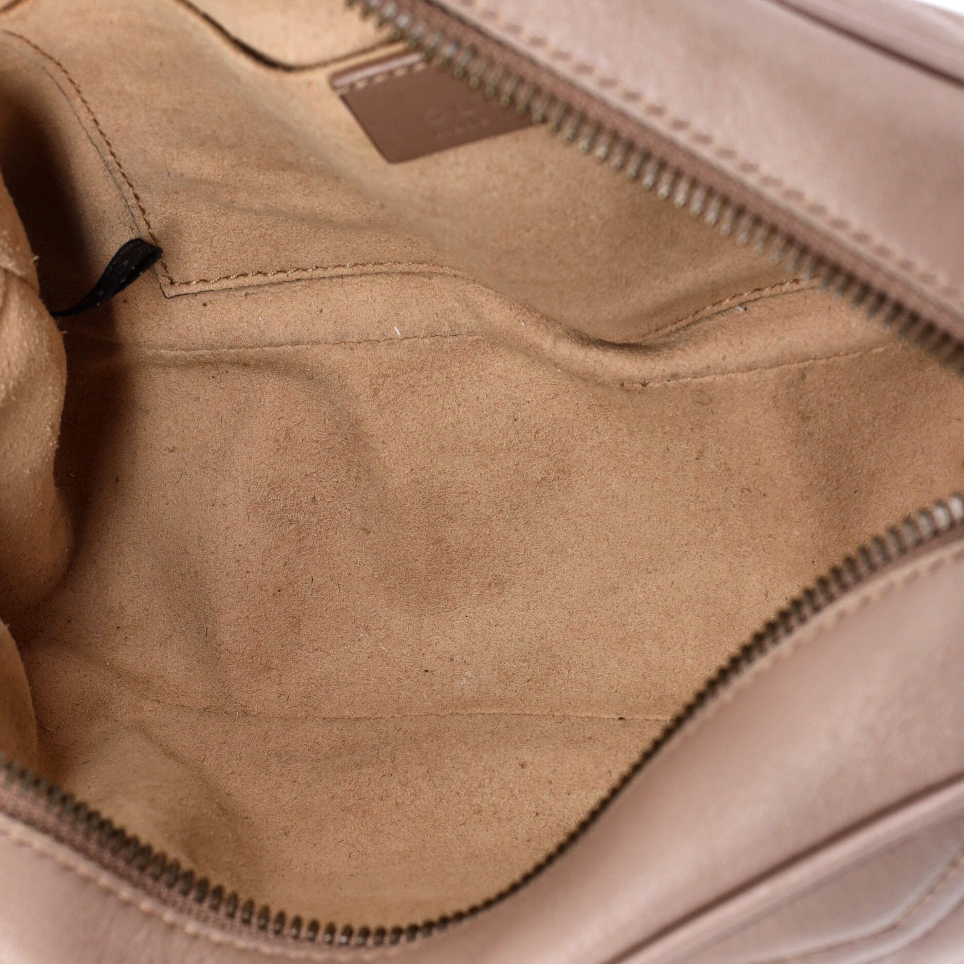 GG Marmont Shoulder Bag Matelasse Leather Small