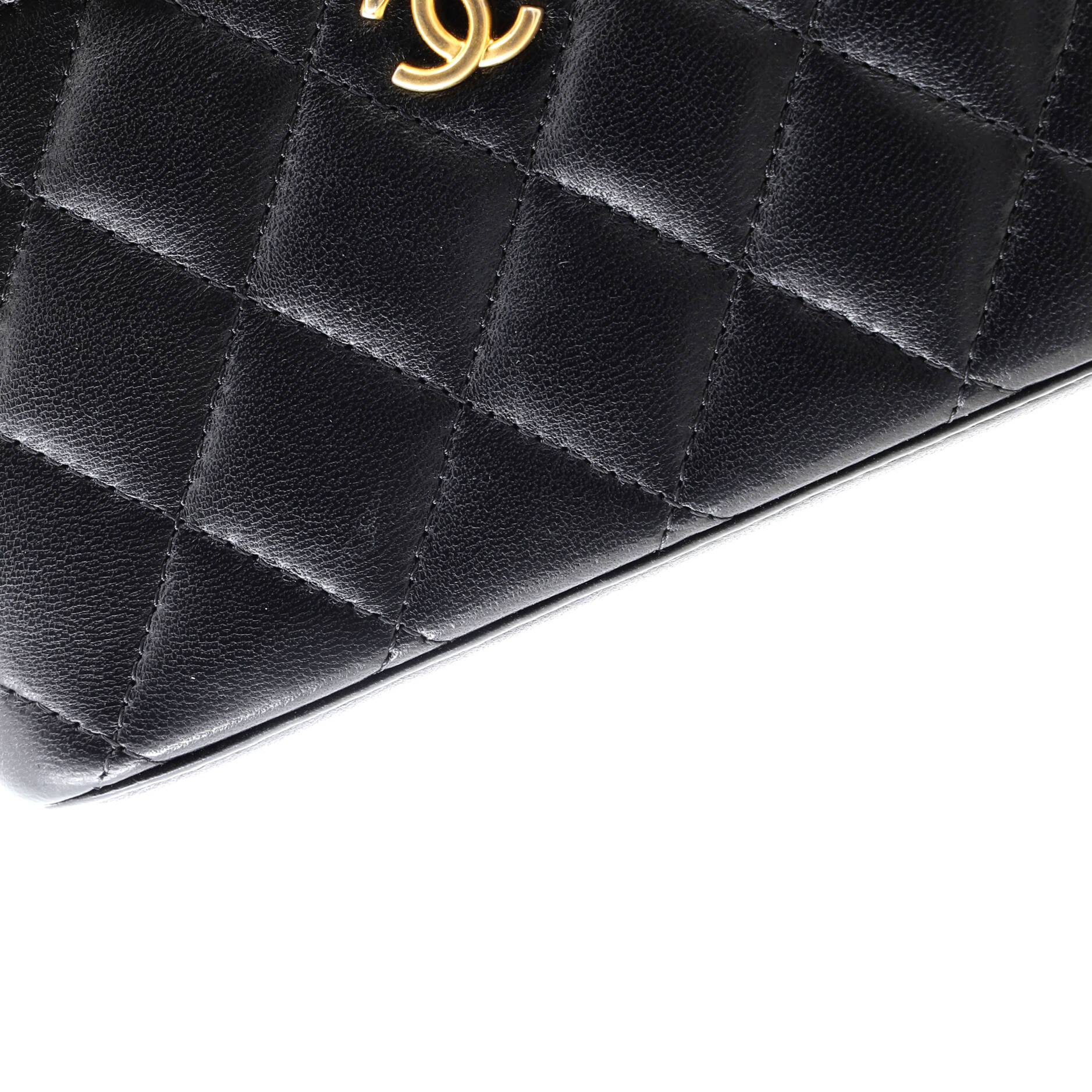 Pearl Crush Vanity Case with Chain Quilted Lambskin Small