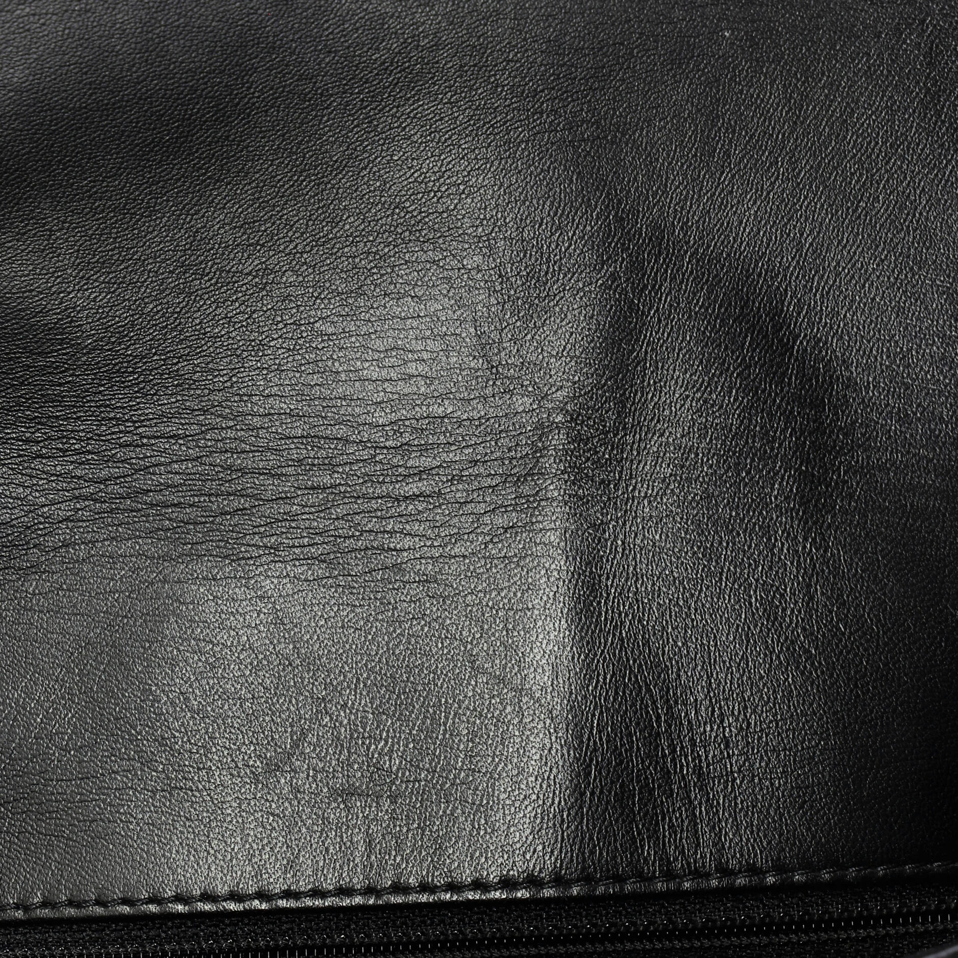 Round CC Chain Flap Bag Chevron Lambskin Medium