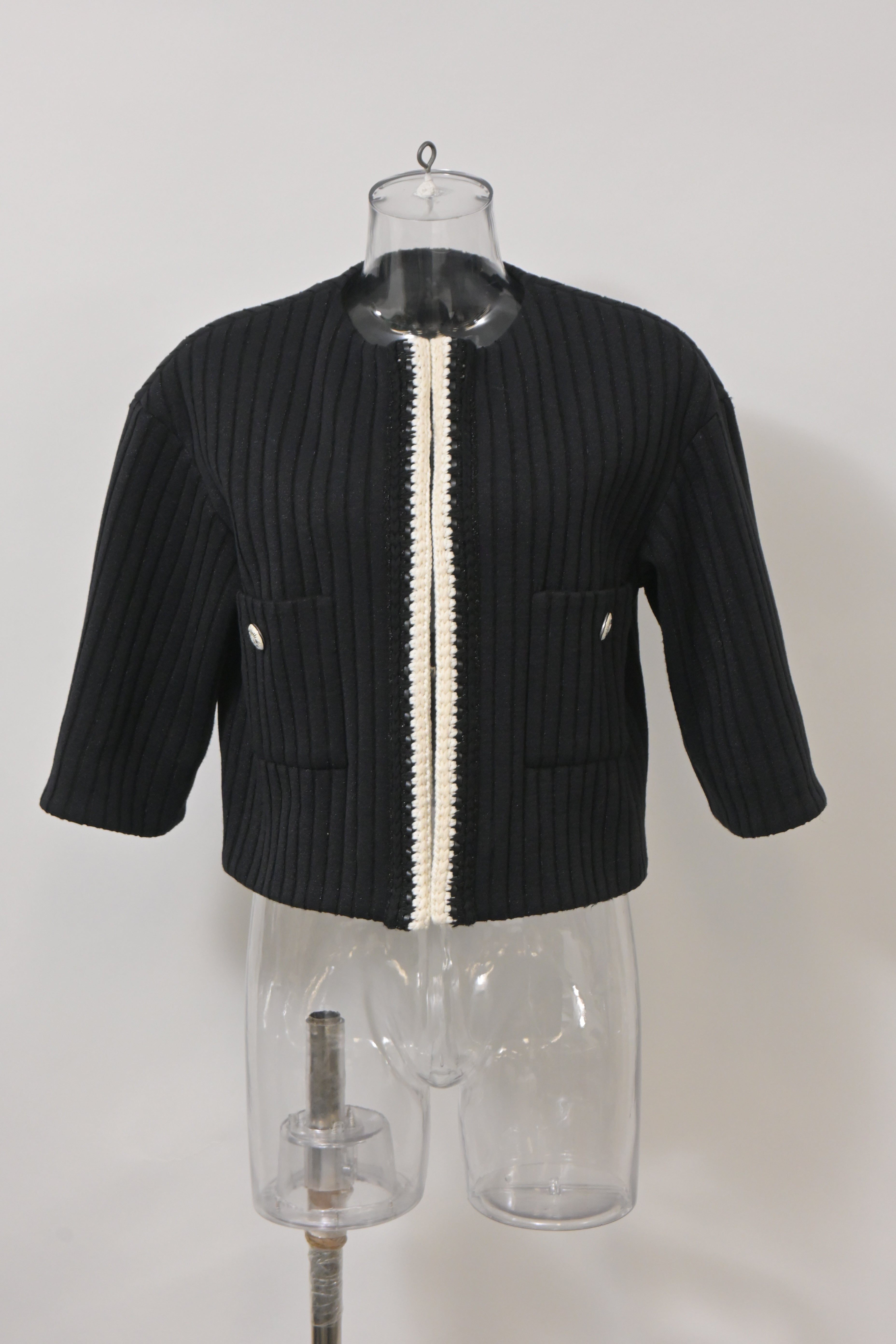 Women's Chanel Cruise 2022 Knitted Collarless Jacket with Pockets in Black Polyamide