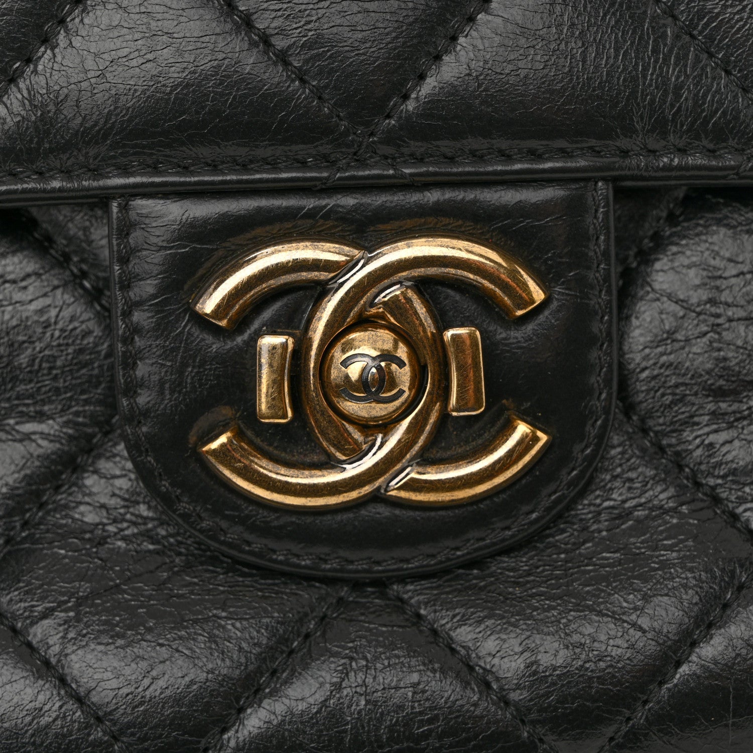 Glazed Calfskin Quilted Large Perfect Edge Flap Black