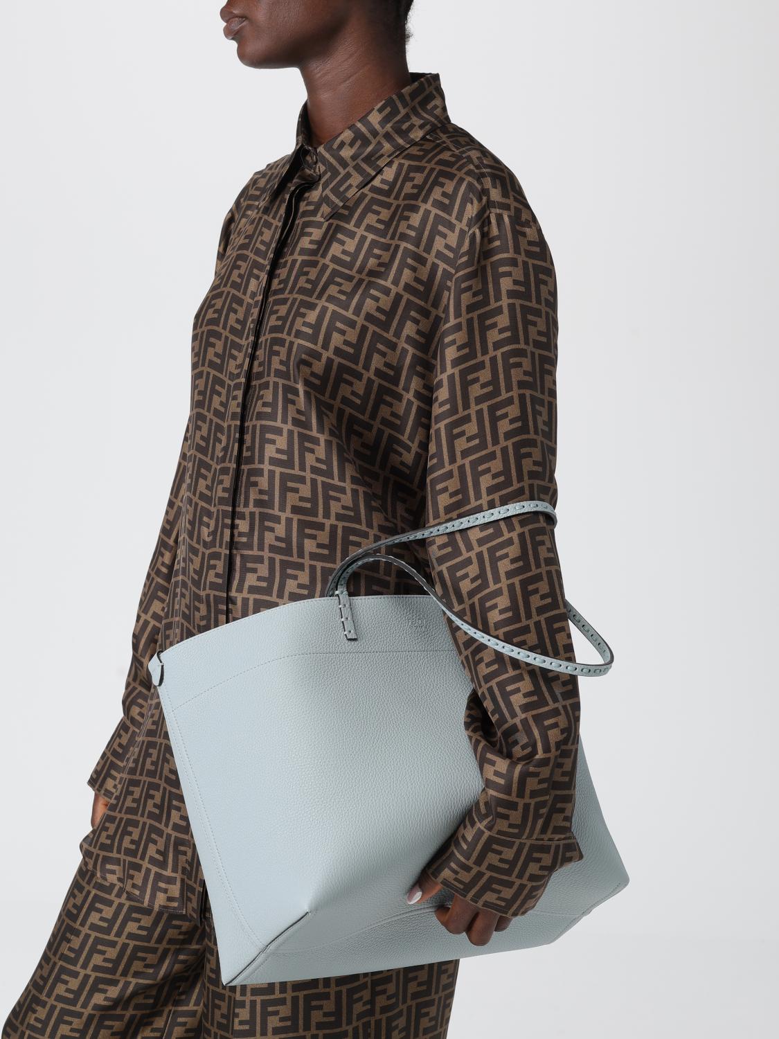 woman's shoulder bag