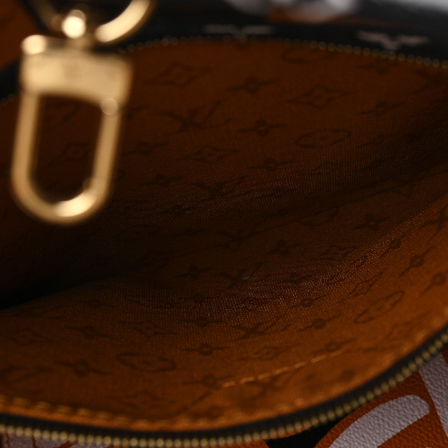 Monogram Giant Crafty Neverfull MM Creme Caramel