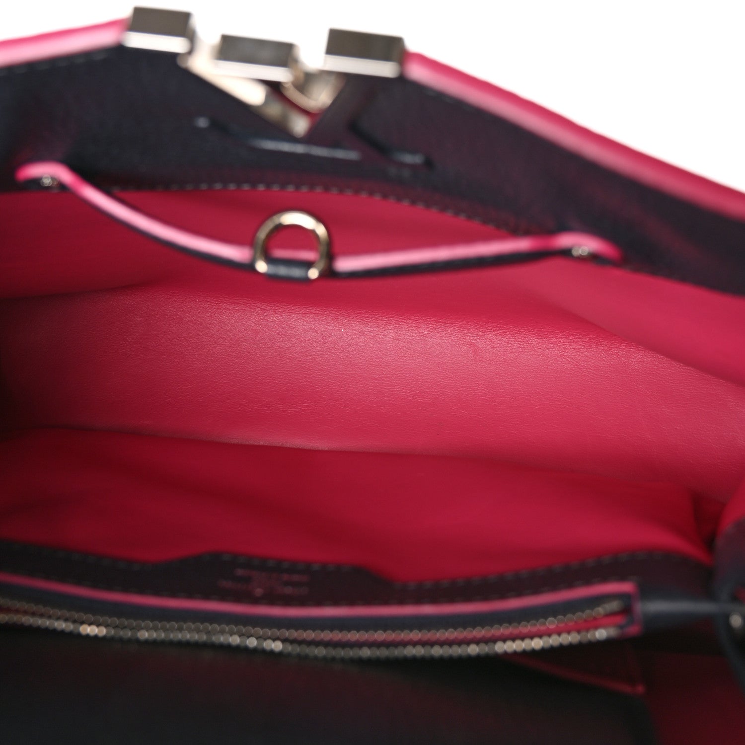 Taurillon Capucines PM Black Fuchsia