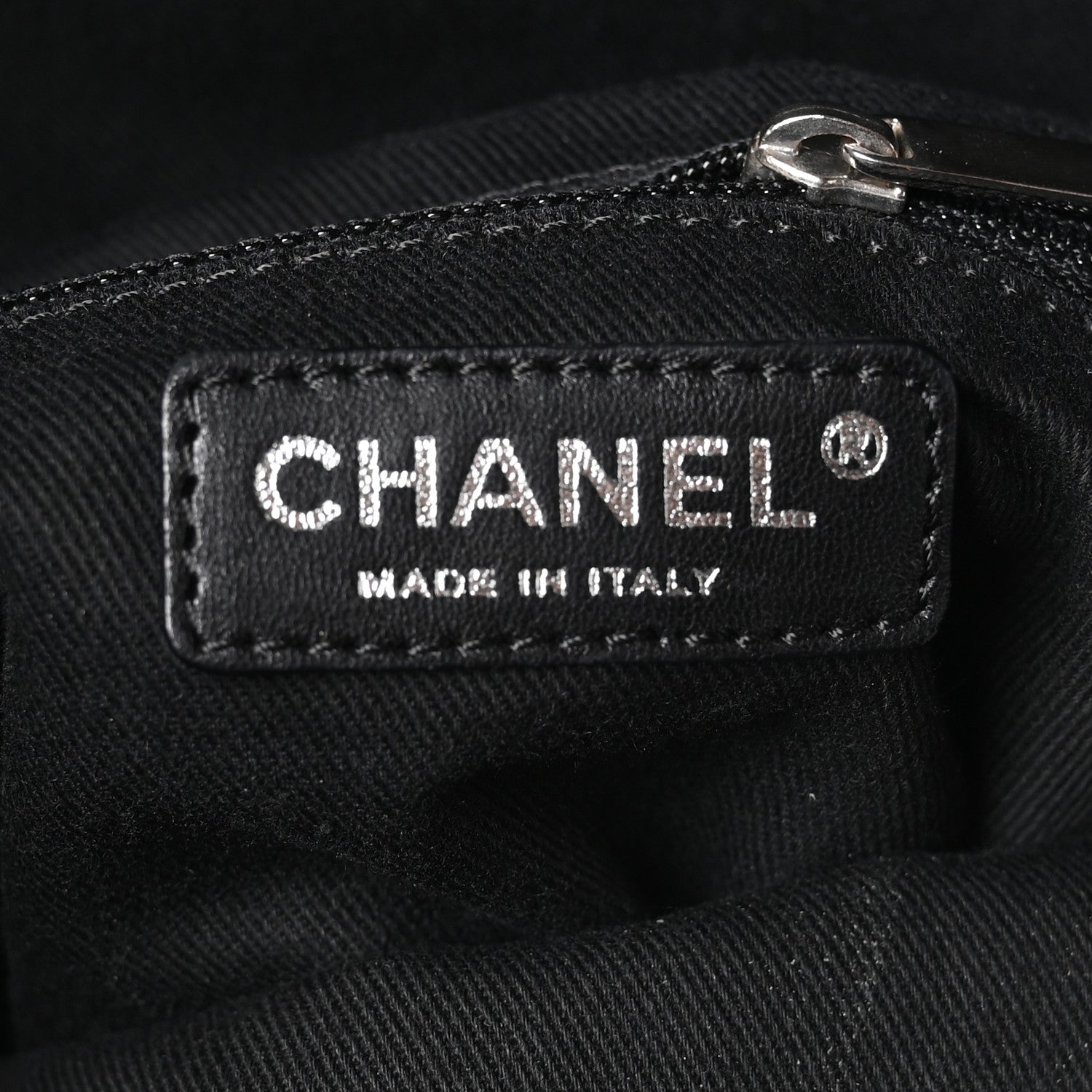 Calfskin Expandable Flap Black