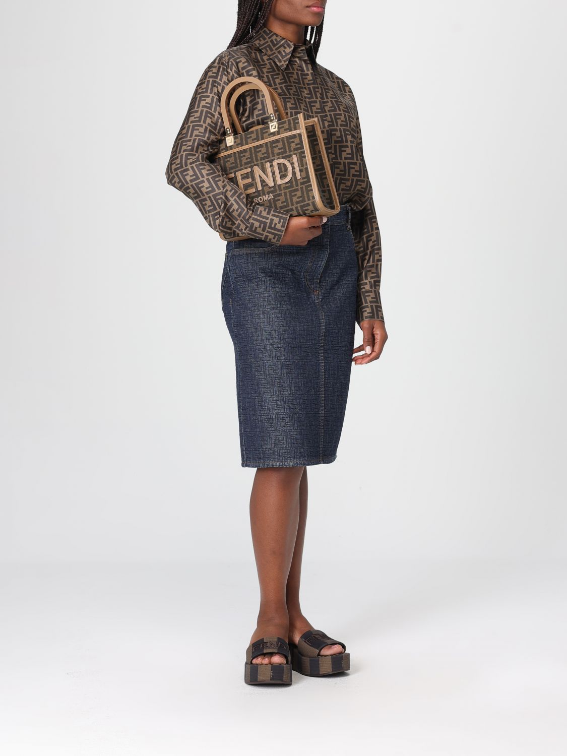 woman's tote bag