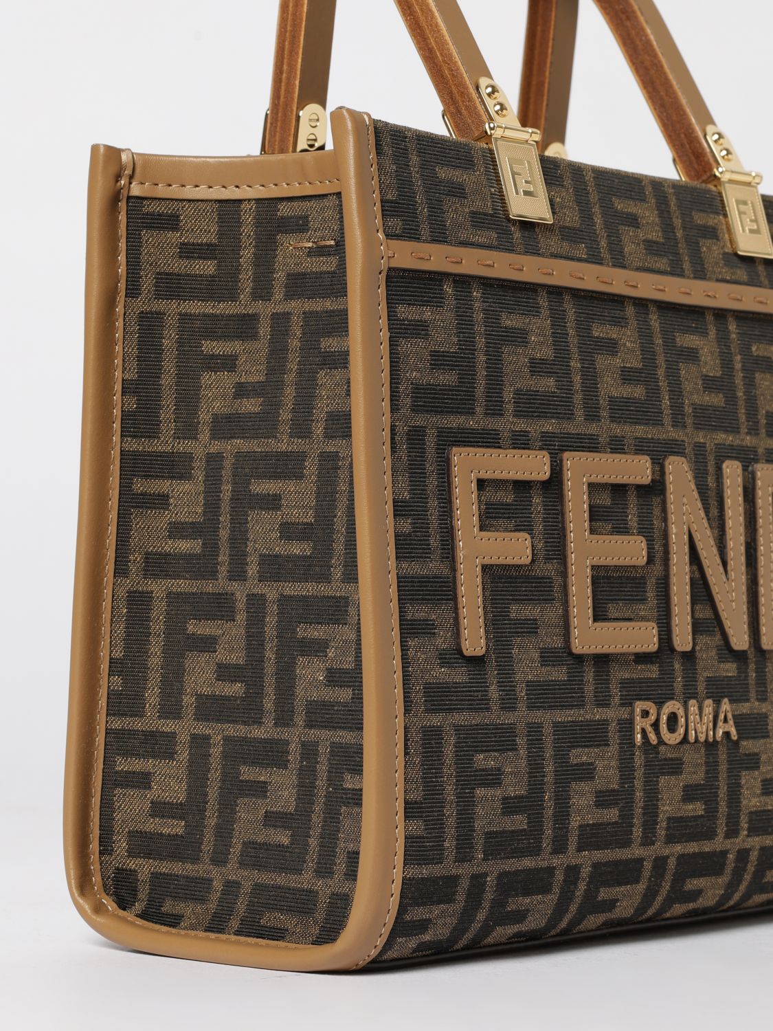 woman's tote bag