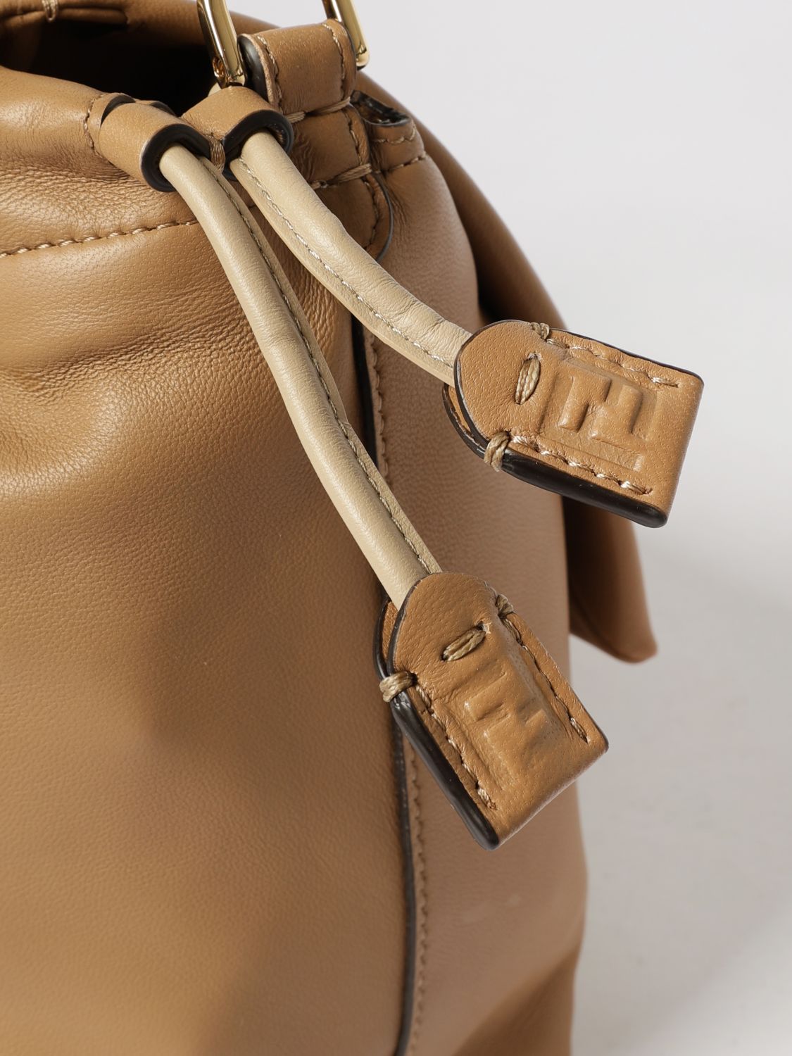 woman's shoulder bag