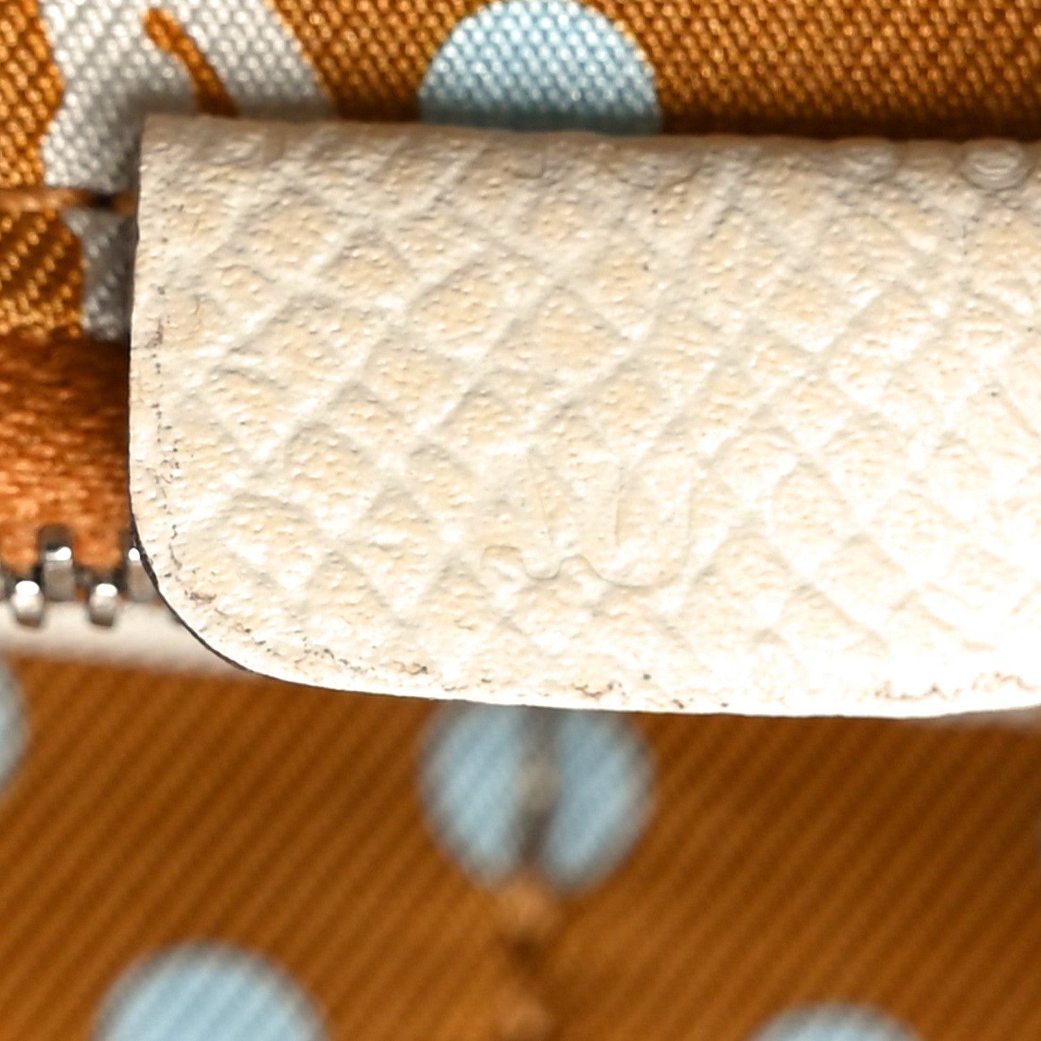 Epsom Silk'In Wallet Craie