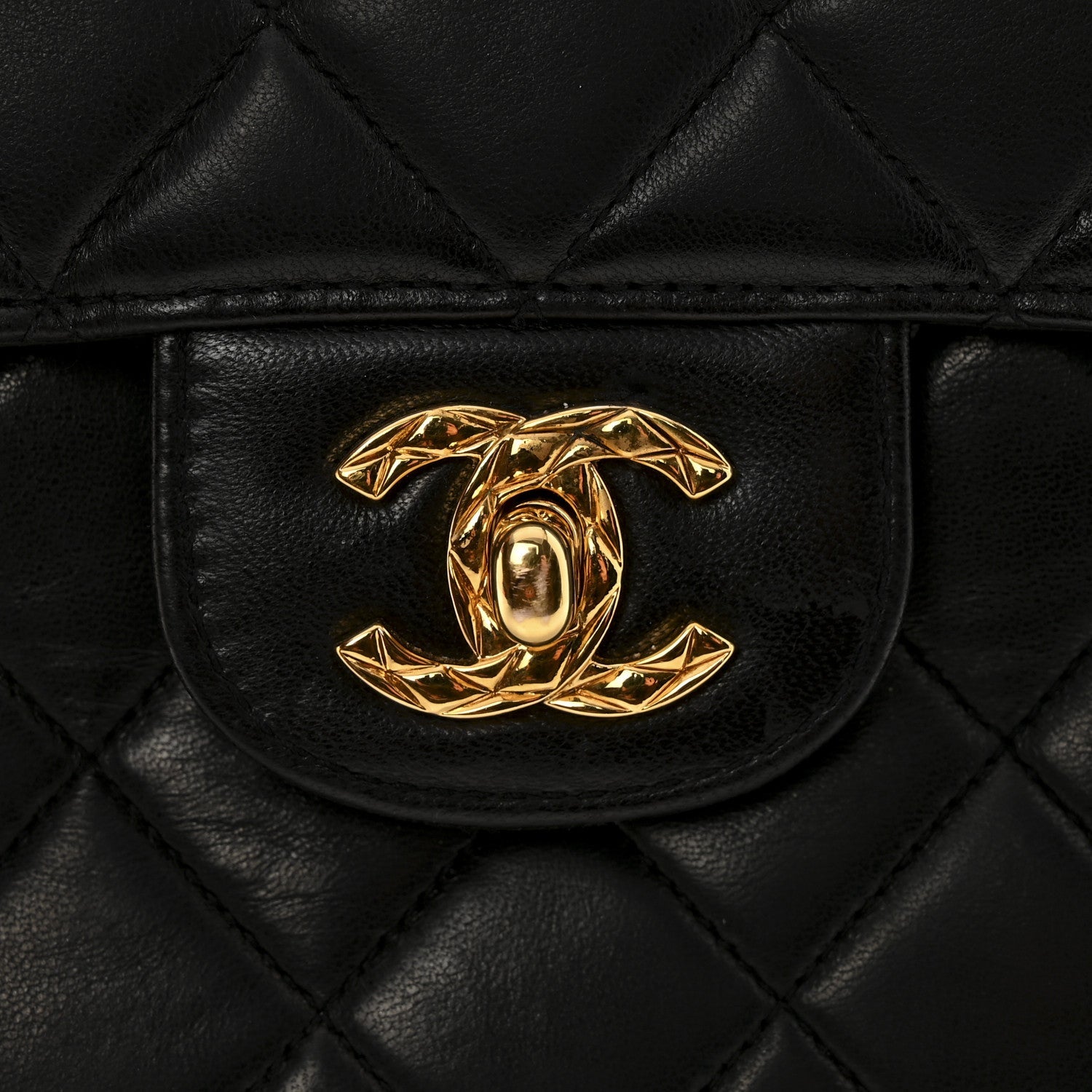 Lambskin Quilted Flap Camera Tassel Case Black