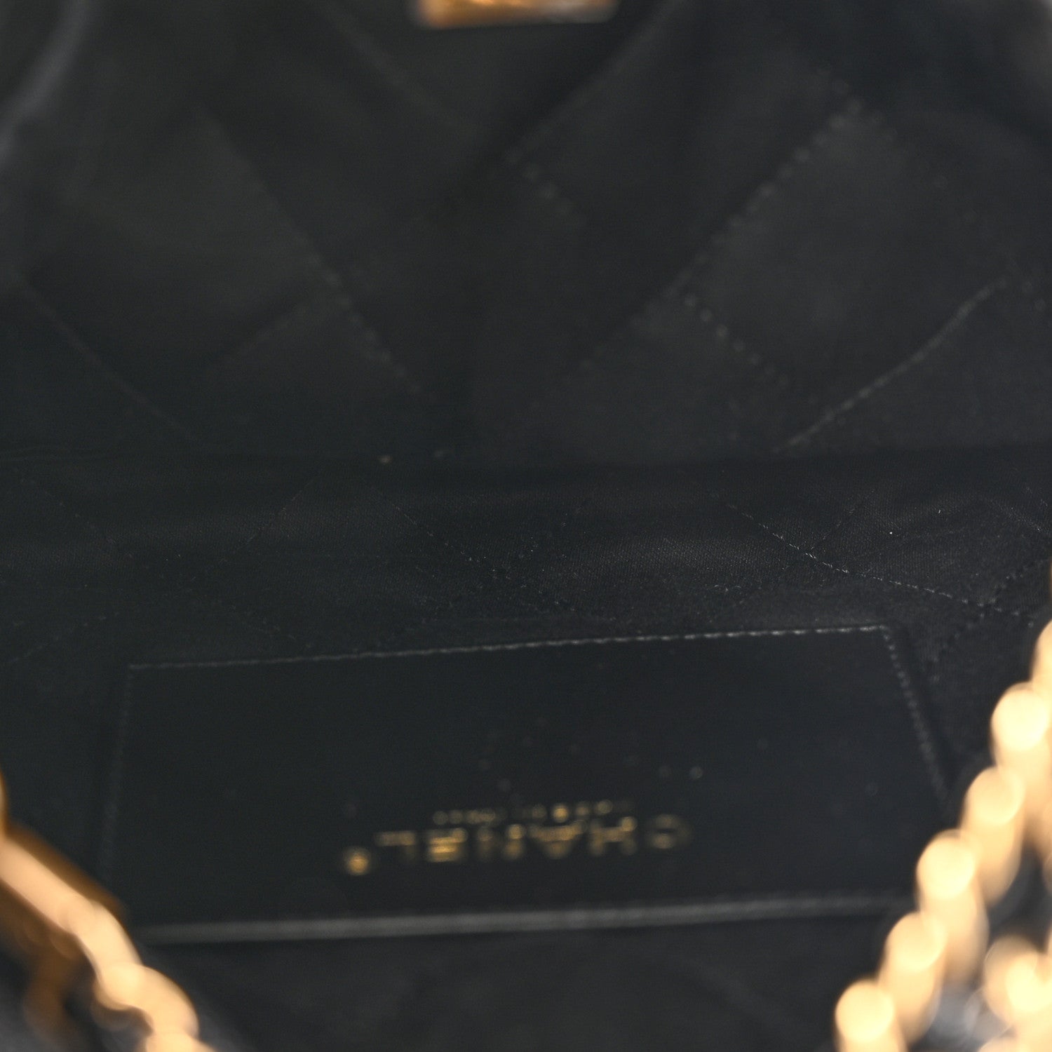 Shiny Calfskin Quilted Mini Chanel 22 So Black