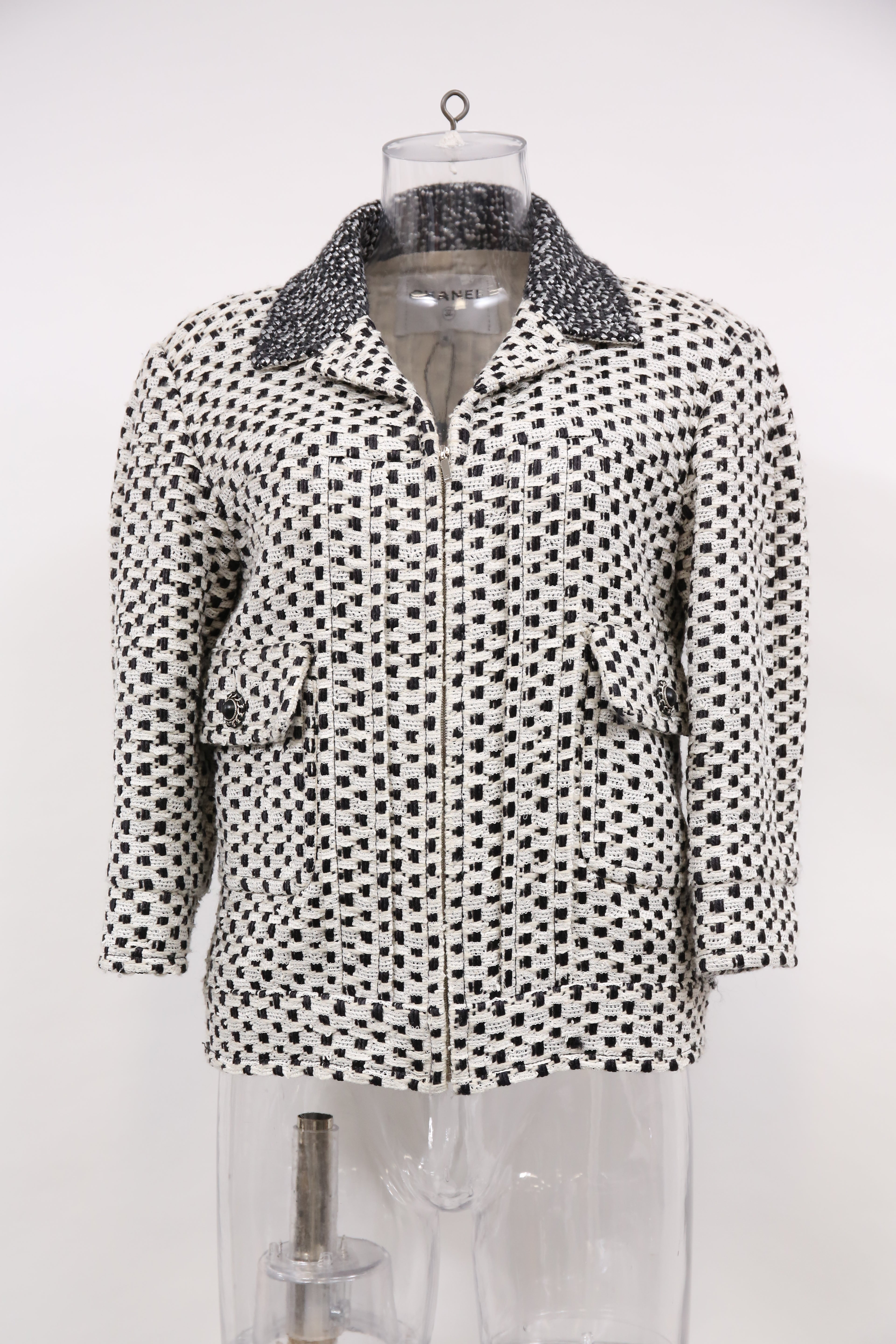 Women's Chanel Polka Dot Zipped Jacket in Black And White Cotton Tweed