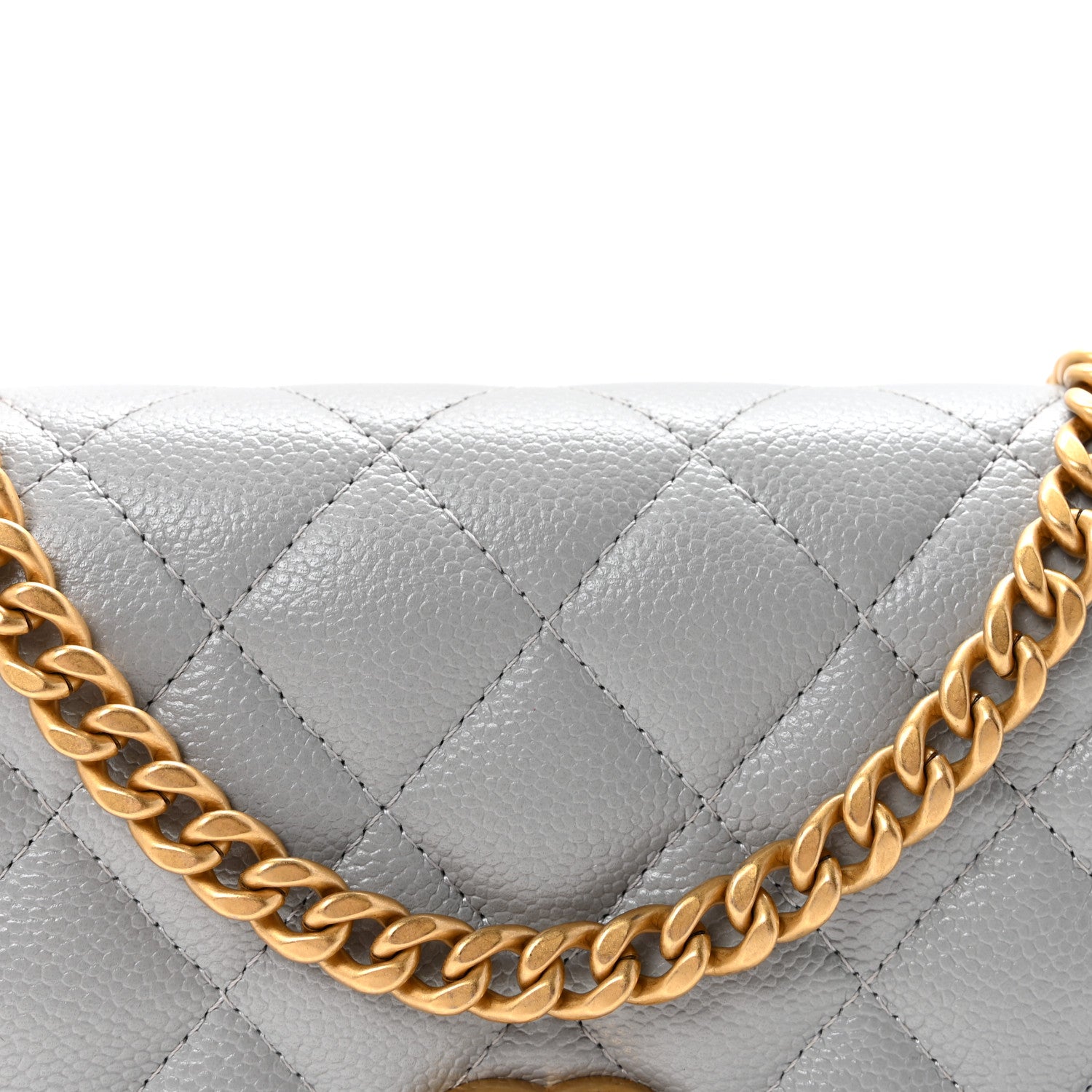 Caviar Quilted Sweetheart Wallet On Chain WOC Grey