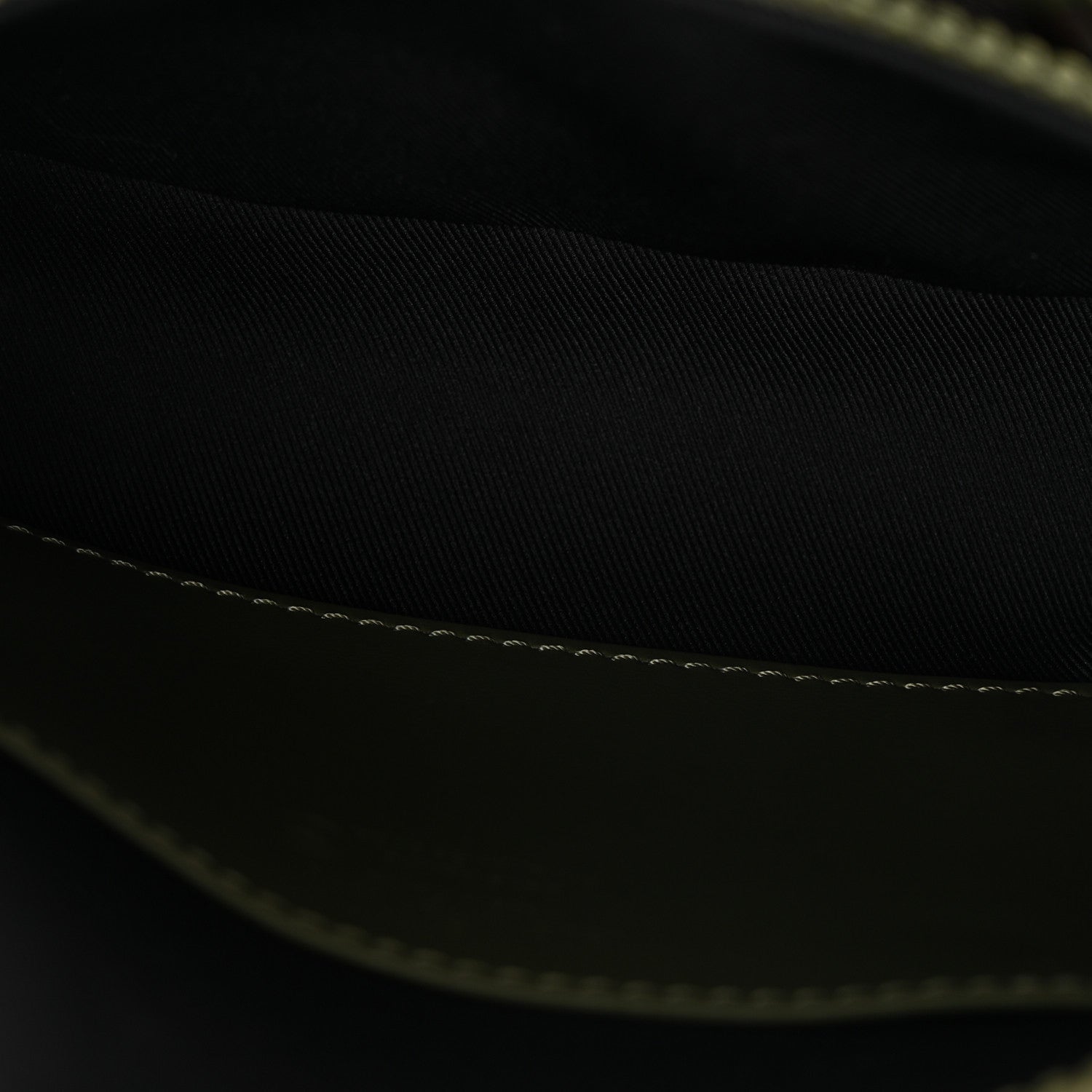 Damoflage LV Trail Wearable Wallet Green