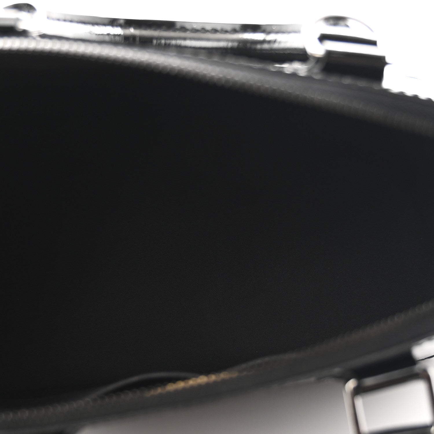 Vernis Alma PM Black