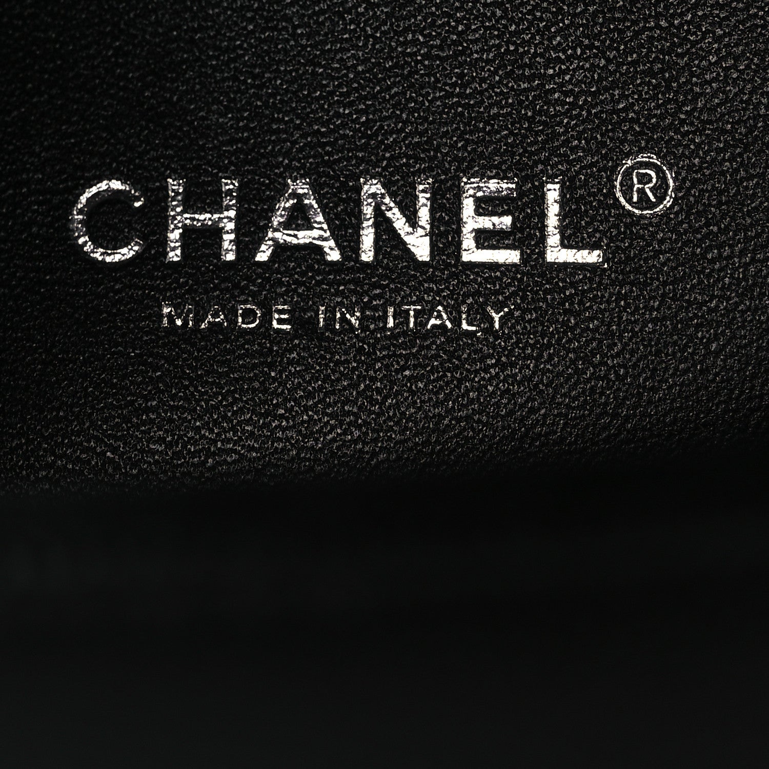 Caviar Quilted Medium Boy Flap Black