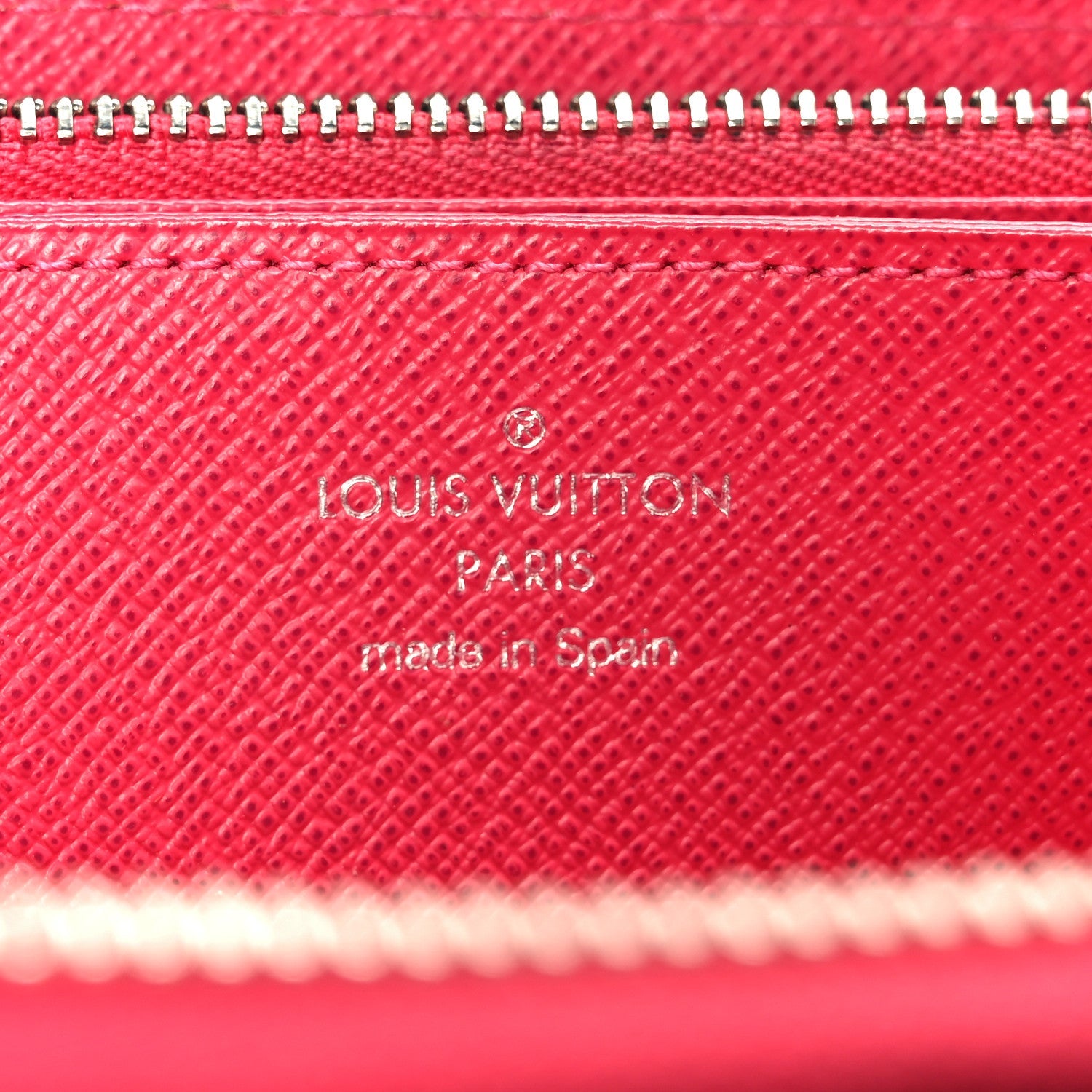 Epi Zippy Compact Wallet Fuchsia