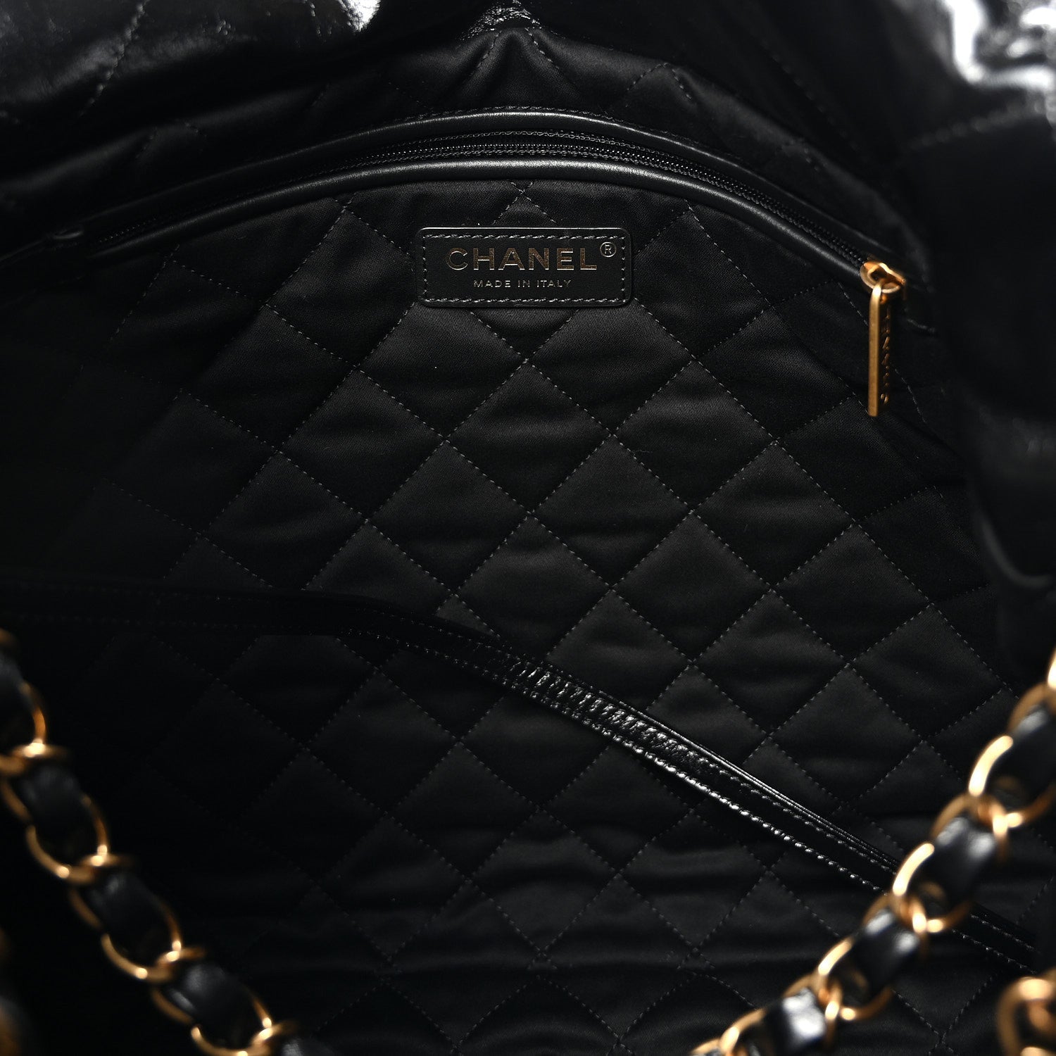 Shiny Calfskin Quilted Chanel 22 Black