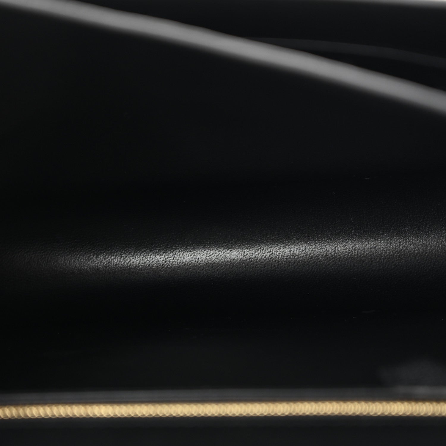 Epsom Constance 24 Black