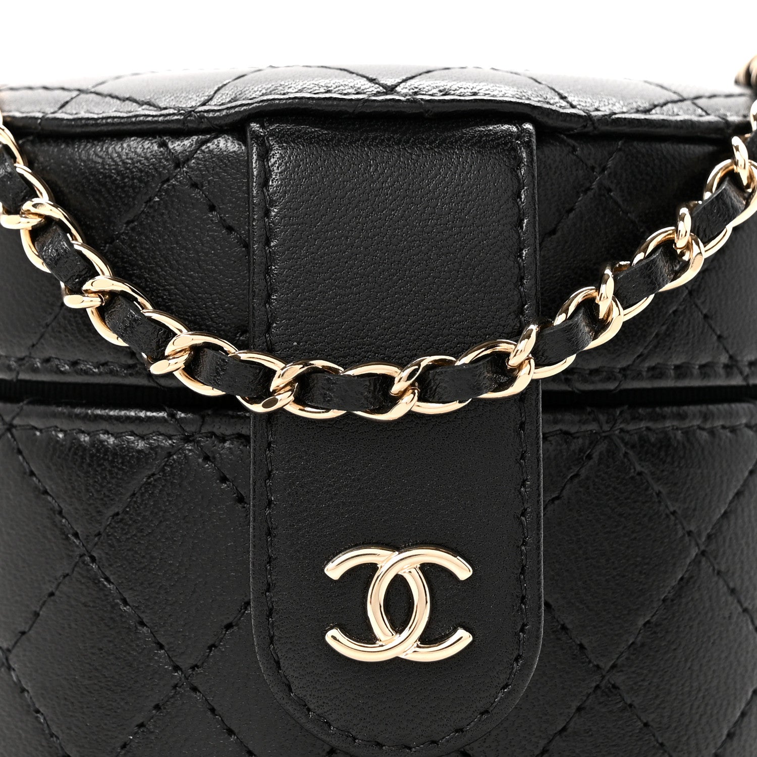 Lambskin Quilted Mini Round Vanity Case With Chain Black