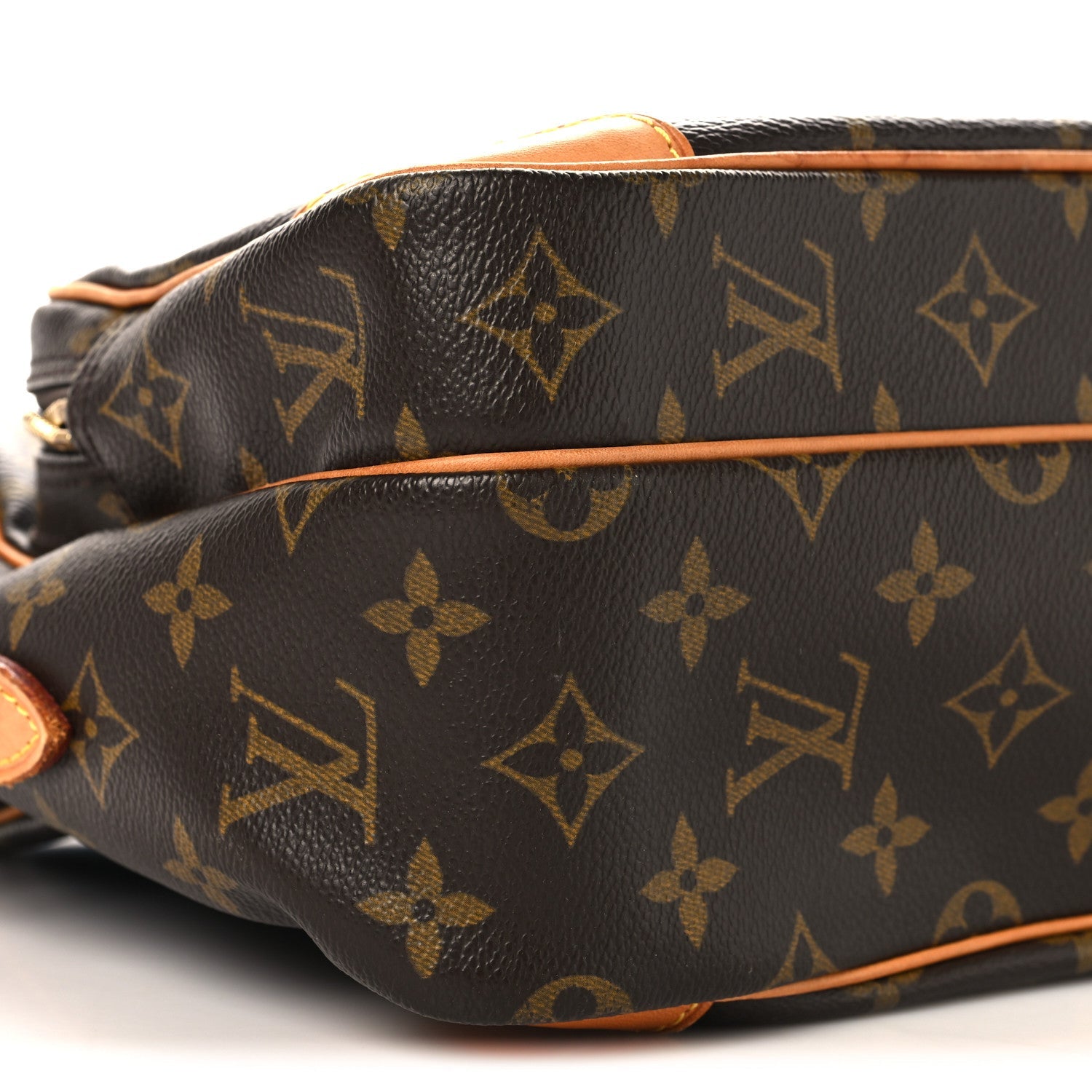 Monogram Nil 28