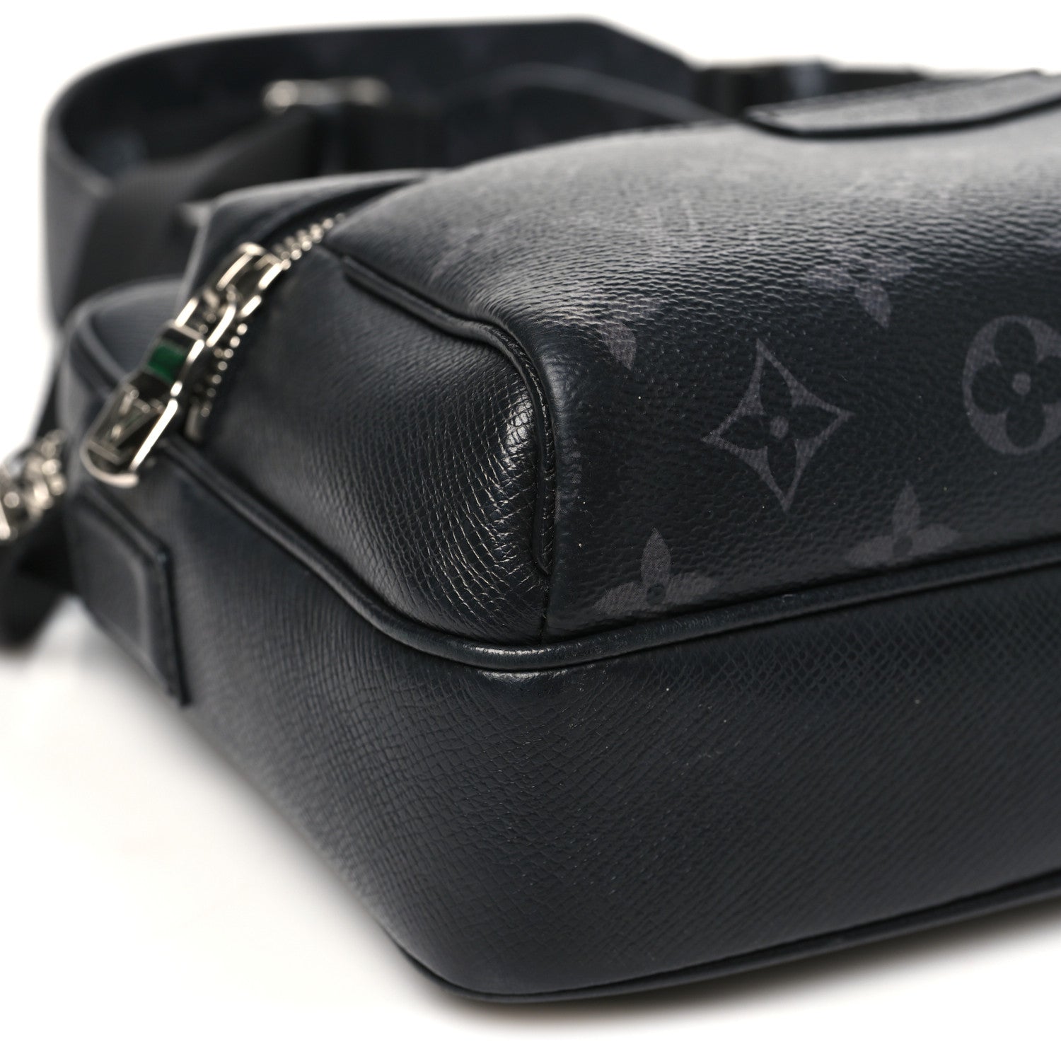 Taiga Monogram Eclipse Outdoor Messenger Black