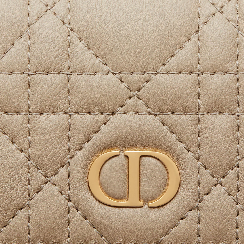 CHRISTIAN DIOR