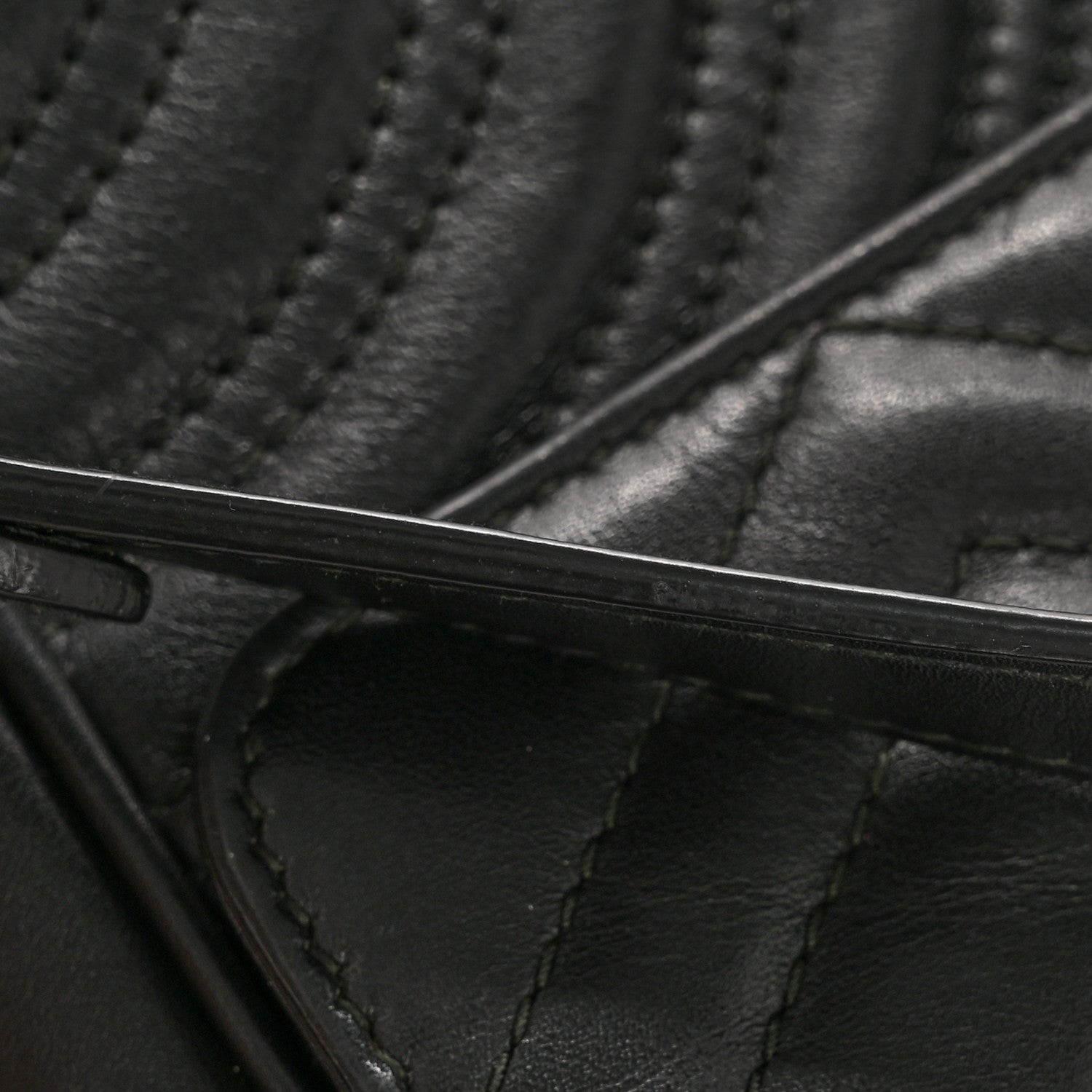Calfskin Matelasse Mini GG Marmont Shoulder Bag Black