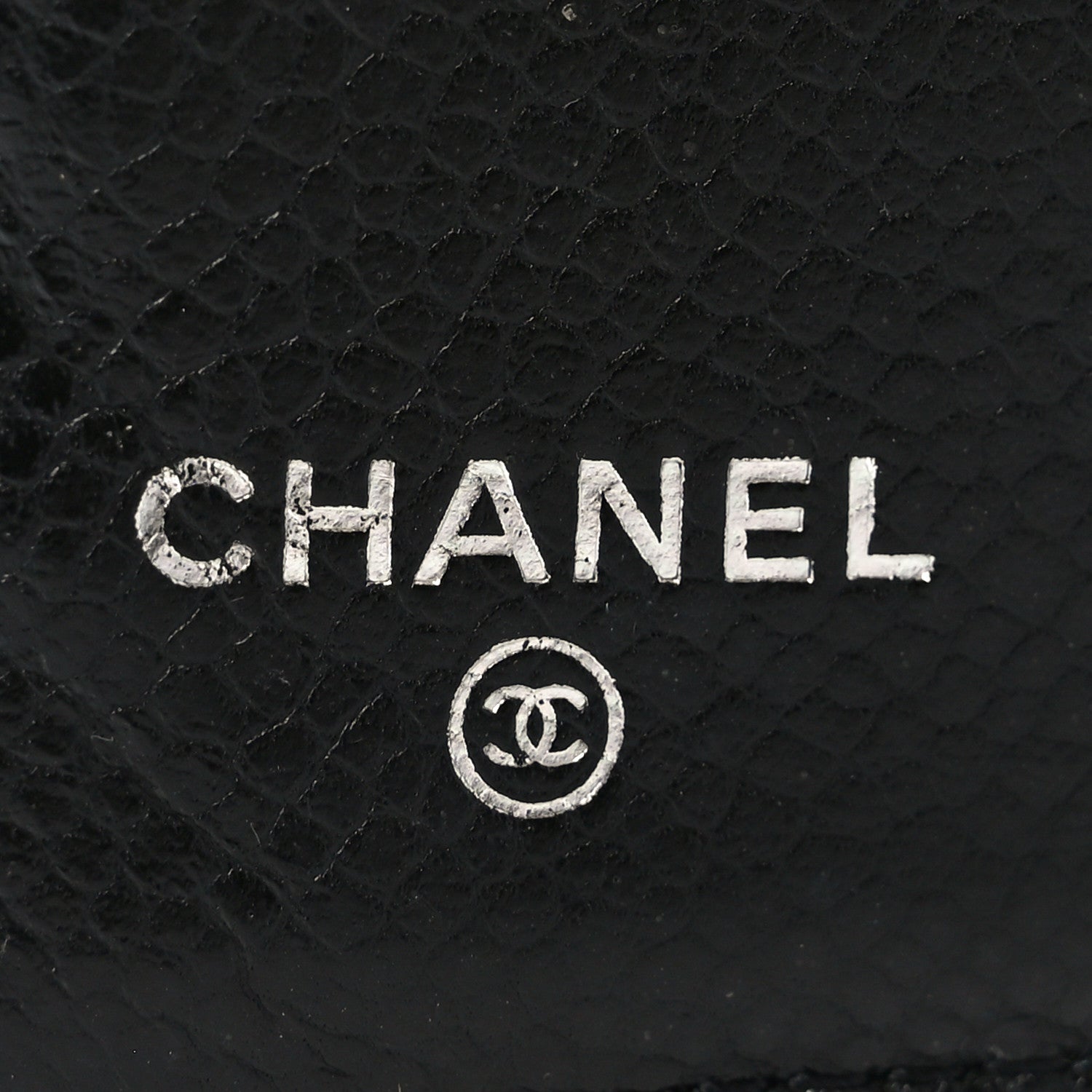 Caviar Quilted Yen Wallet Black