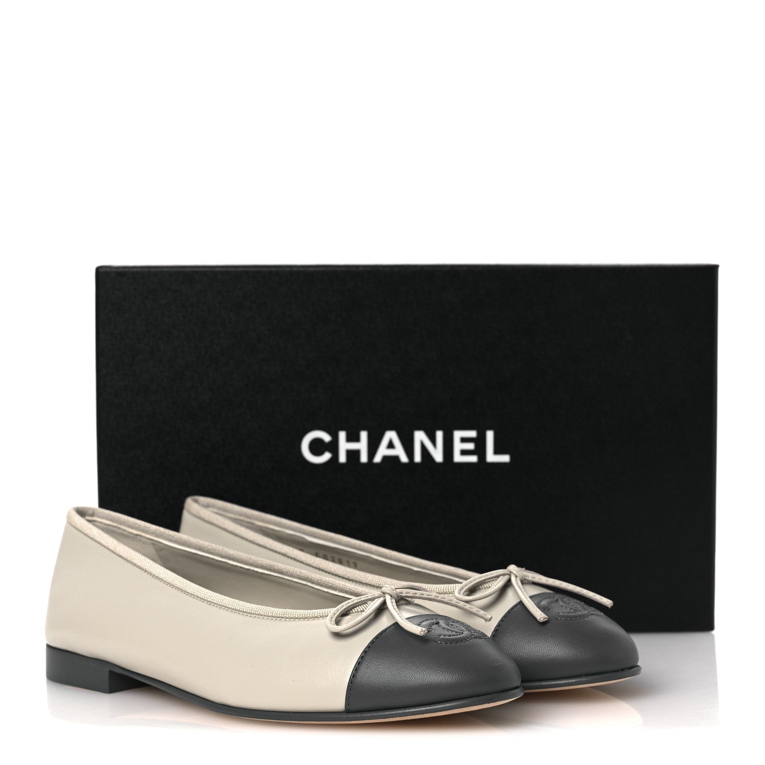 Lambskin Cap Toe CC Ballerina Flats 37.5 Light Gray Dark Gray