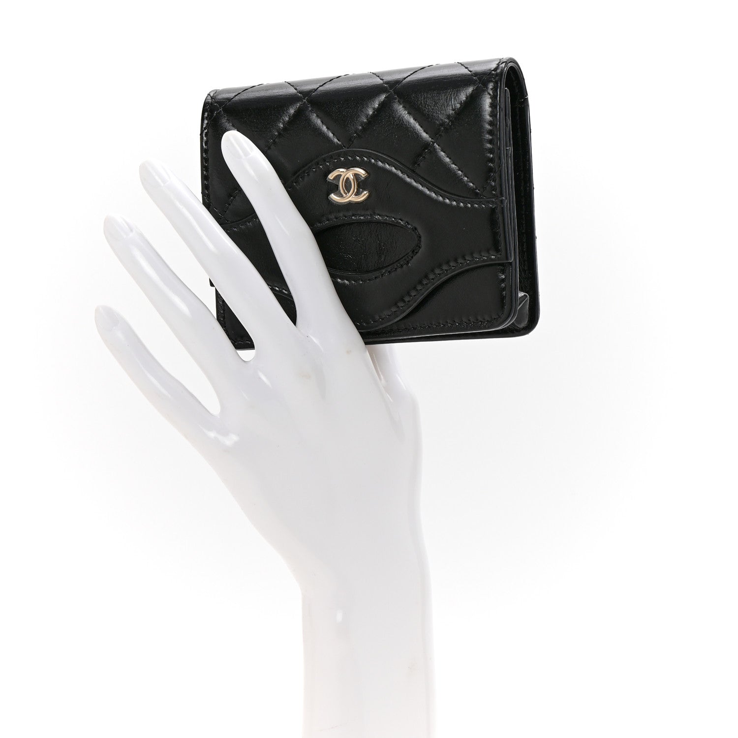 Shiny Crumpled Calfskin Quilted 31 Card Holder Wallet Black