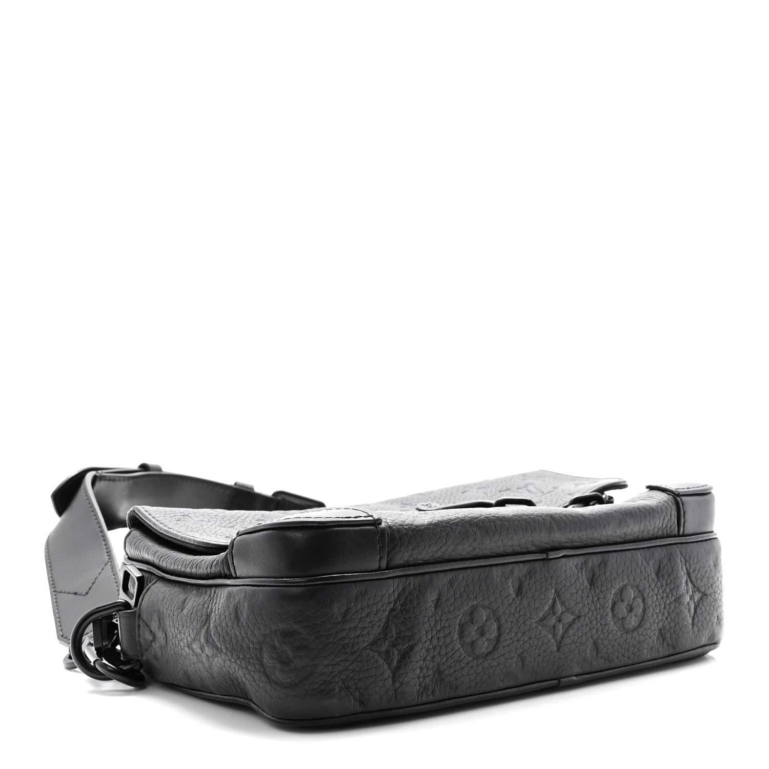Taurillon Monogram Steamer Messenger Black