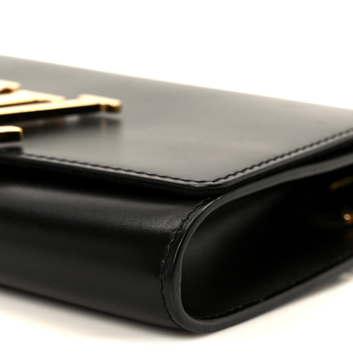 Calfskin Chain Louise GM Black