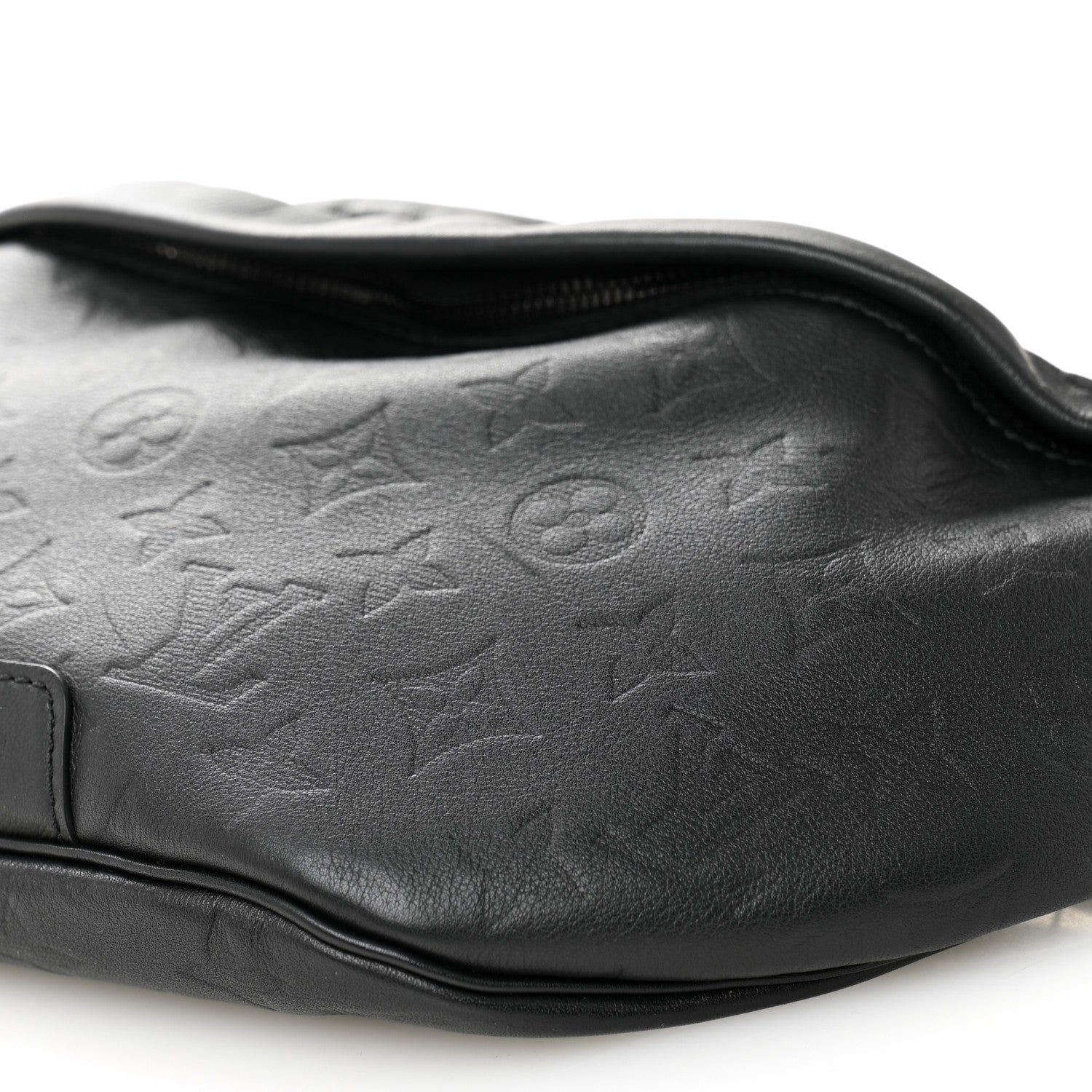 Calfskin Monogram Shadow Discovery Bumbag Black