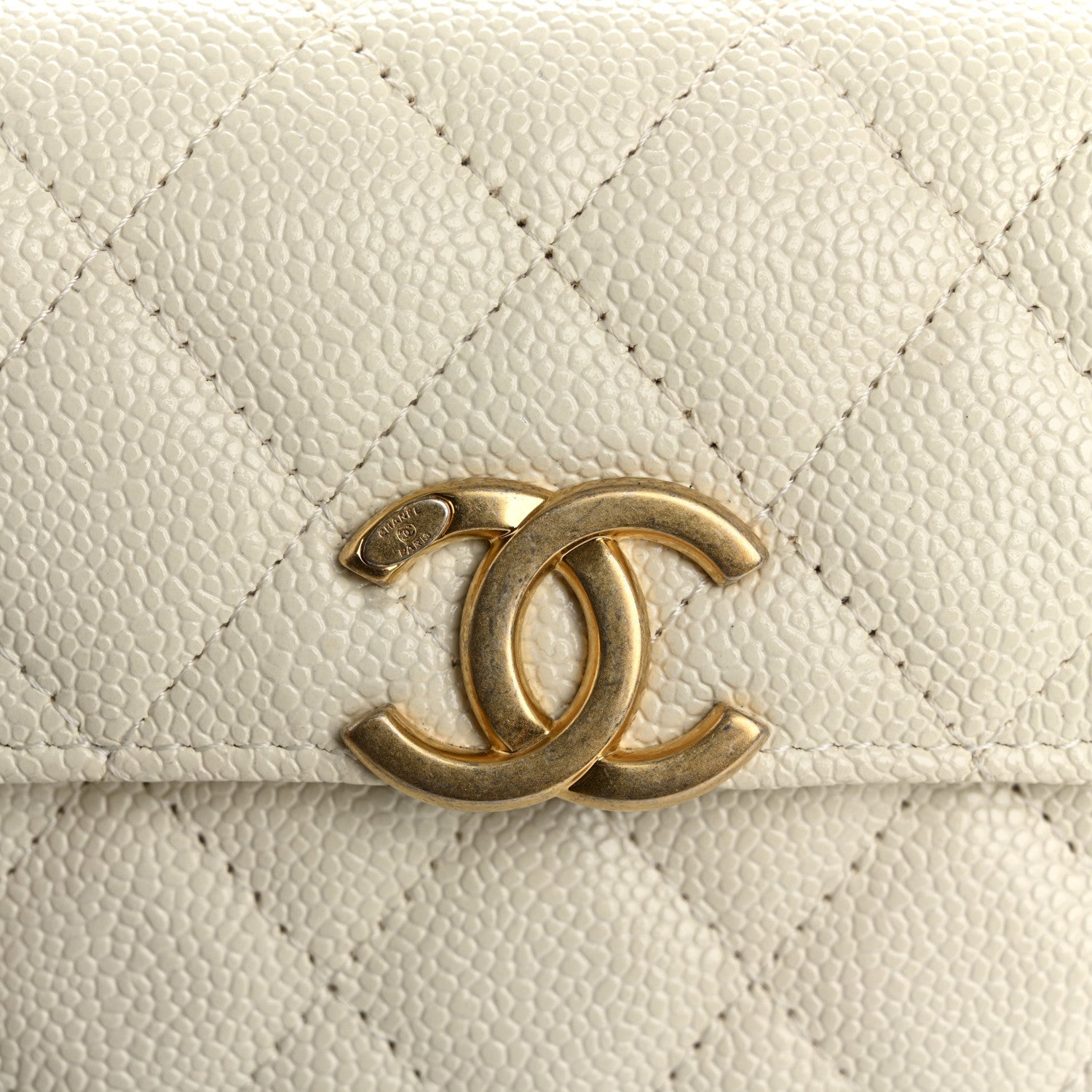 Shiny Caviar Quilted Chain Melody Card Holder On Chain White