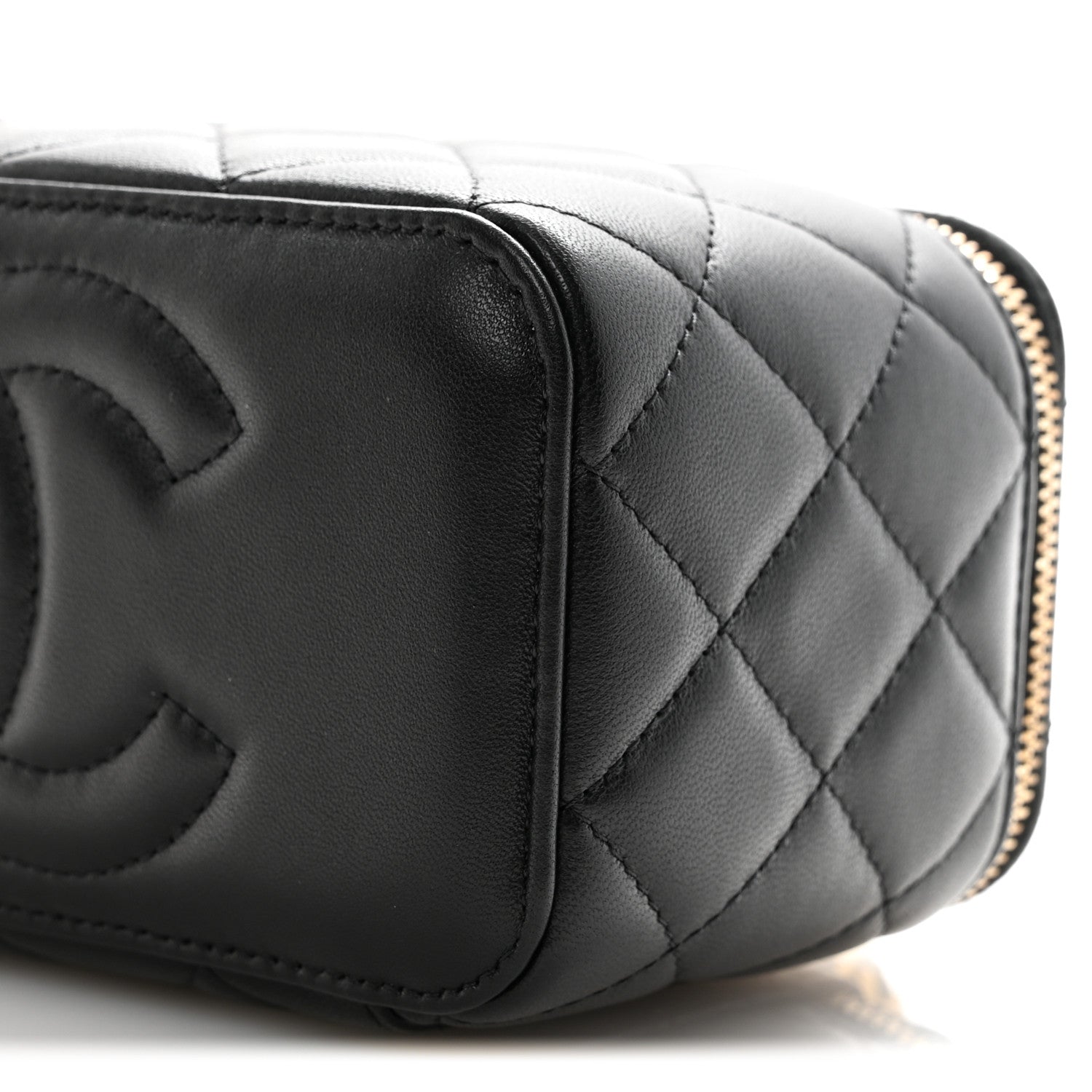 Lambskin Quilted Pearl Crush Small Vanity Case With Chain Black