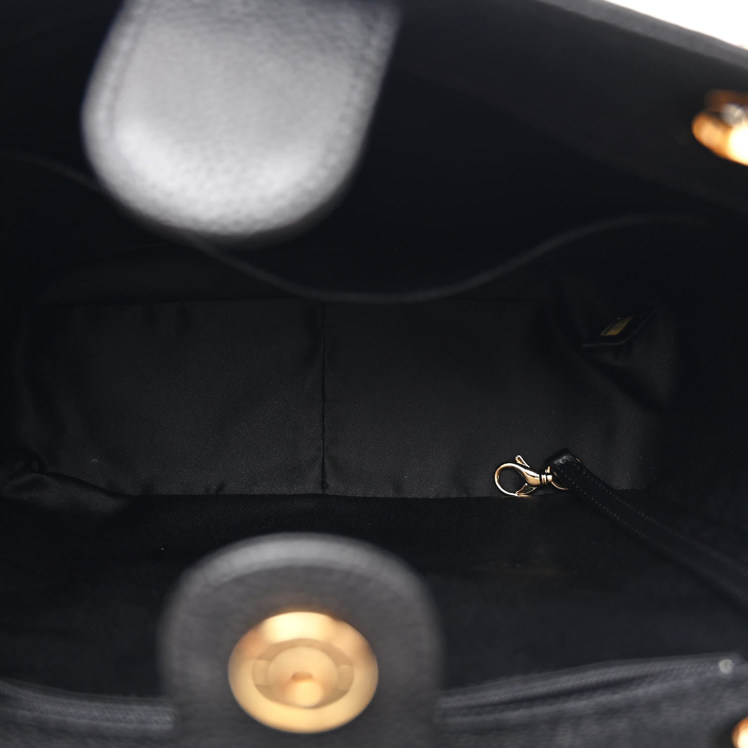 Caviar Quilted Petit Shopping Tote PST Black