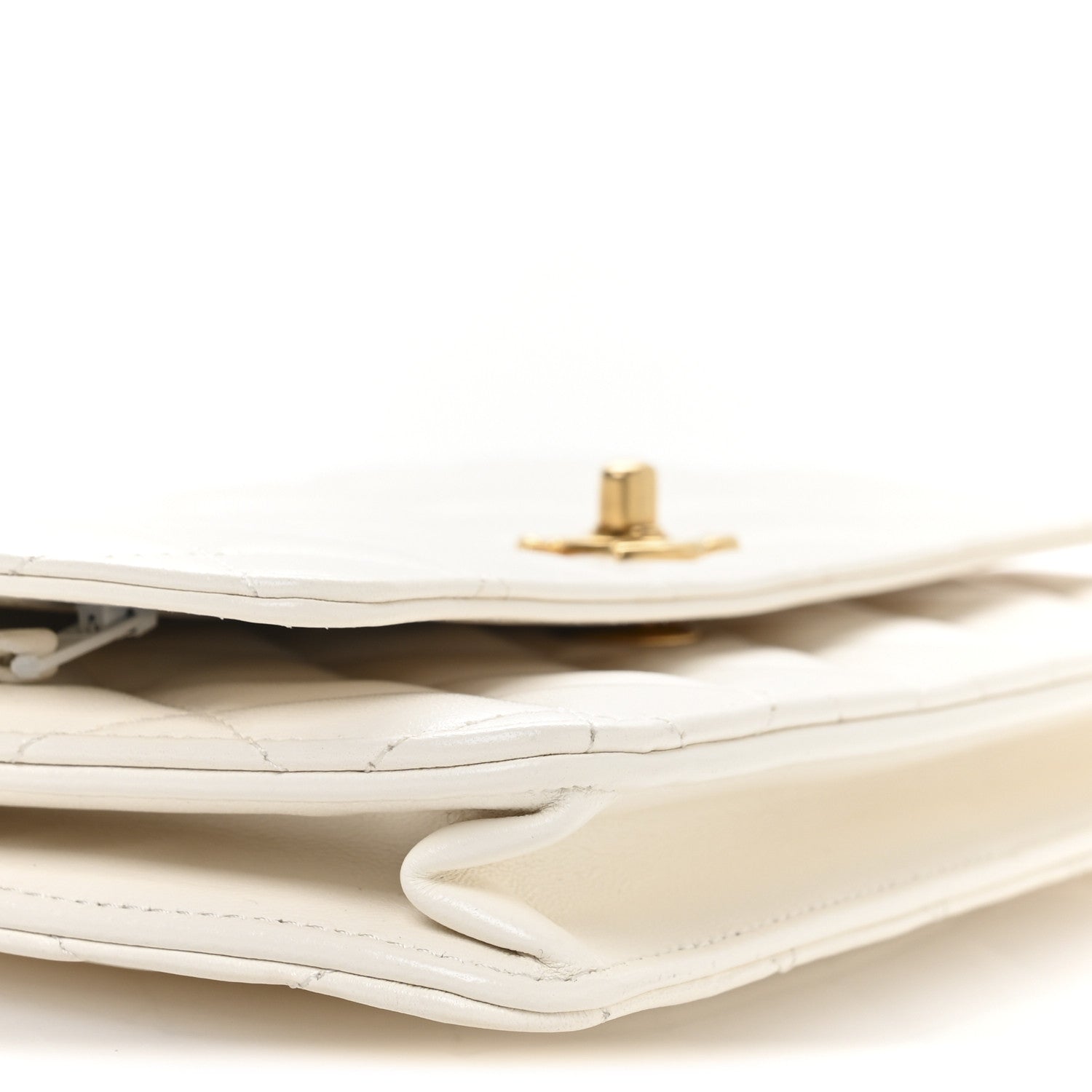 Lambskin Quilted CC Pearl Crush Wallet on Chain WOC White