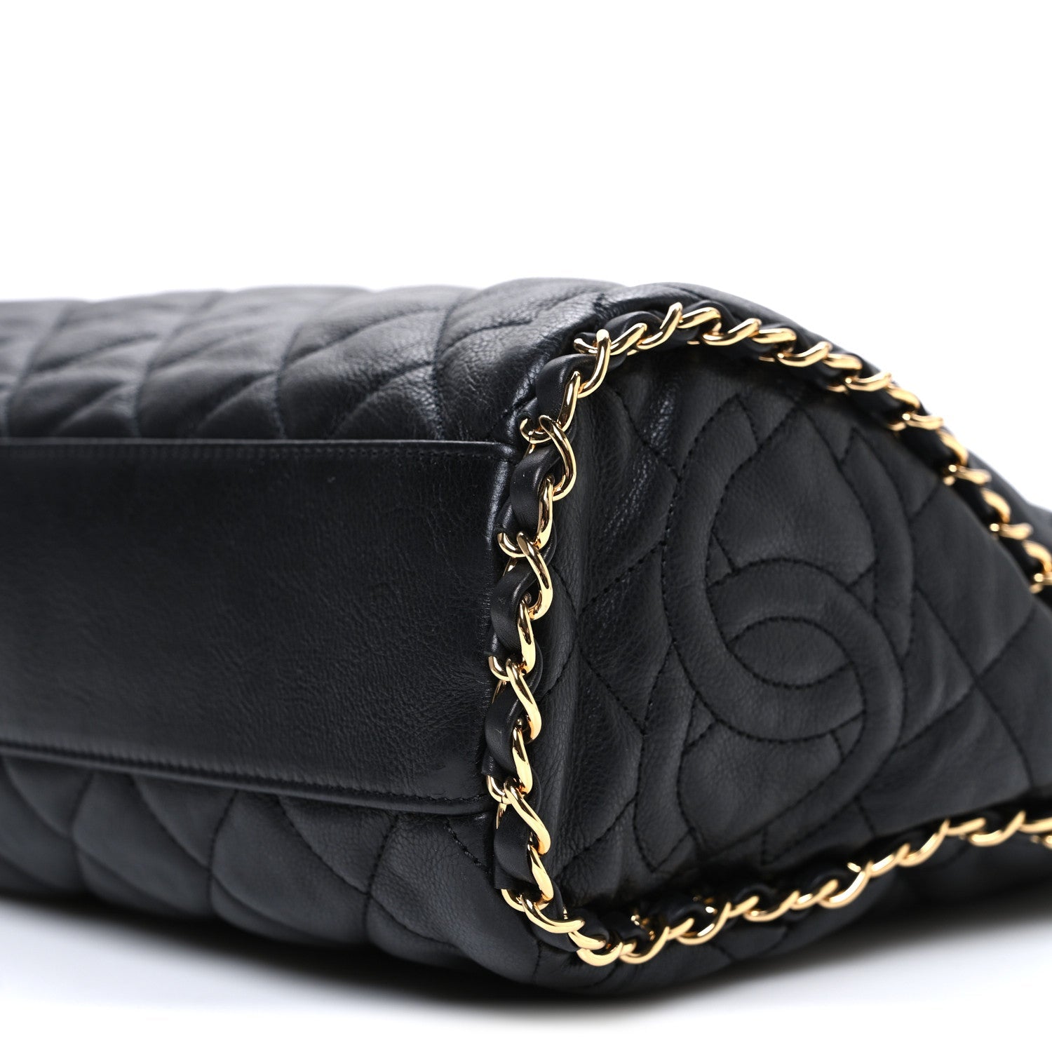 Calfskin Quilted Medium Chain Me Hobo Black
