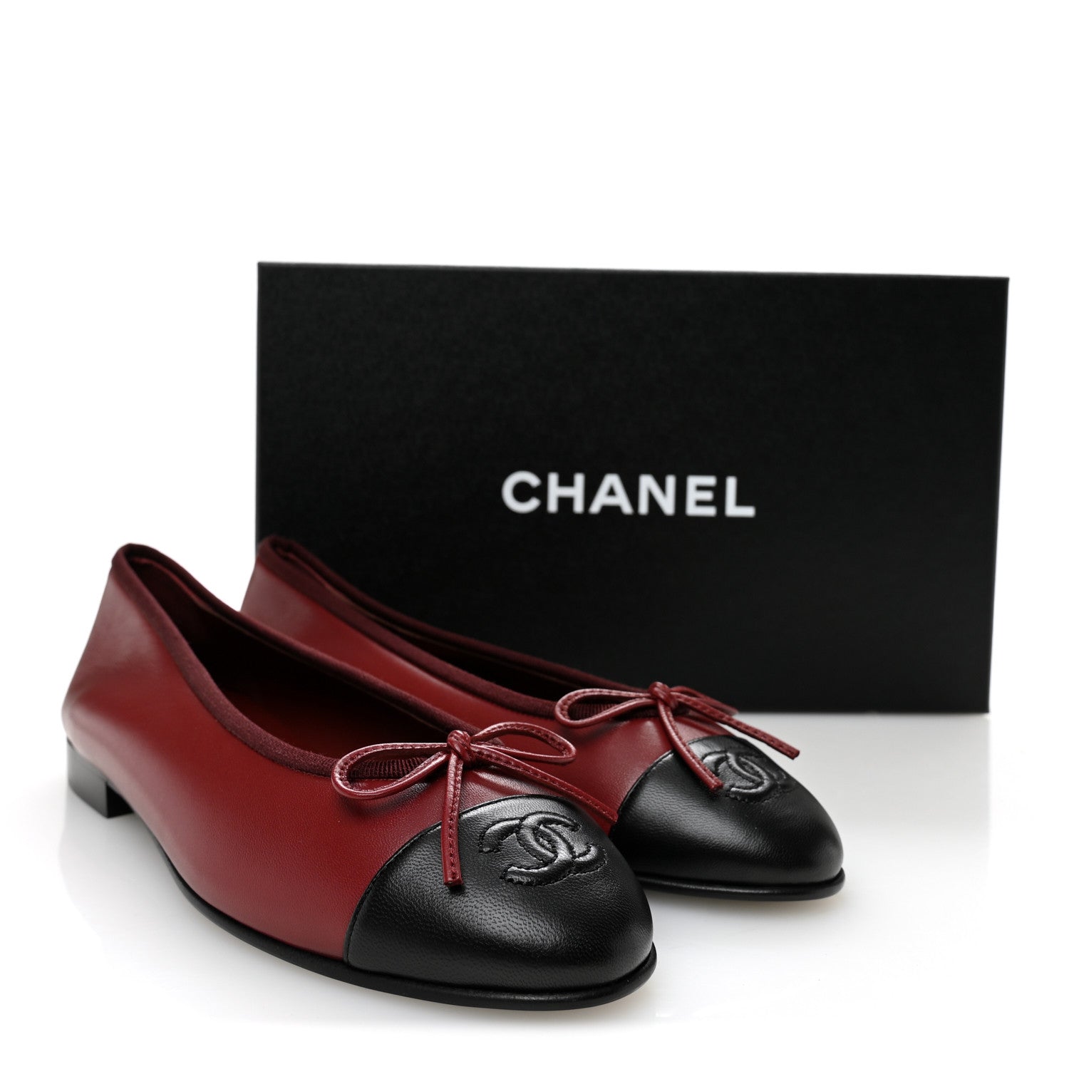 Lambskin Cap Toe CC Ballerina Flats 37 Burgundy Black