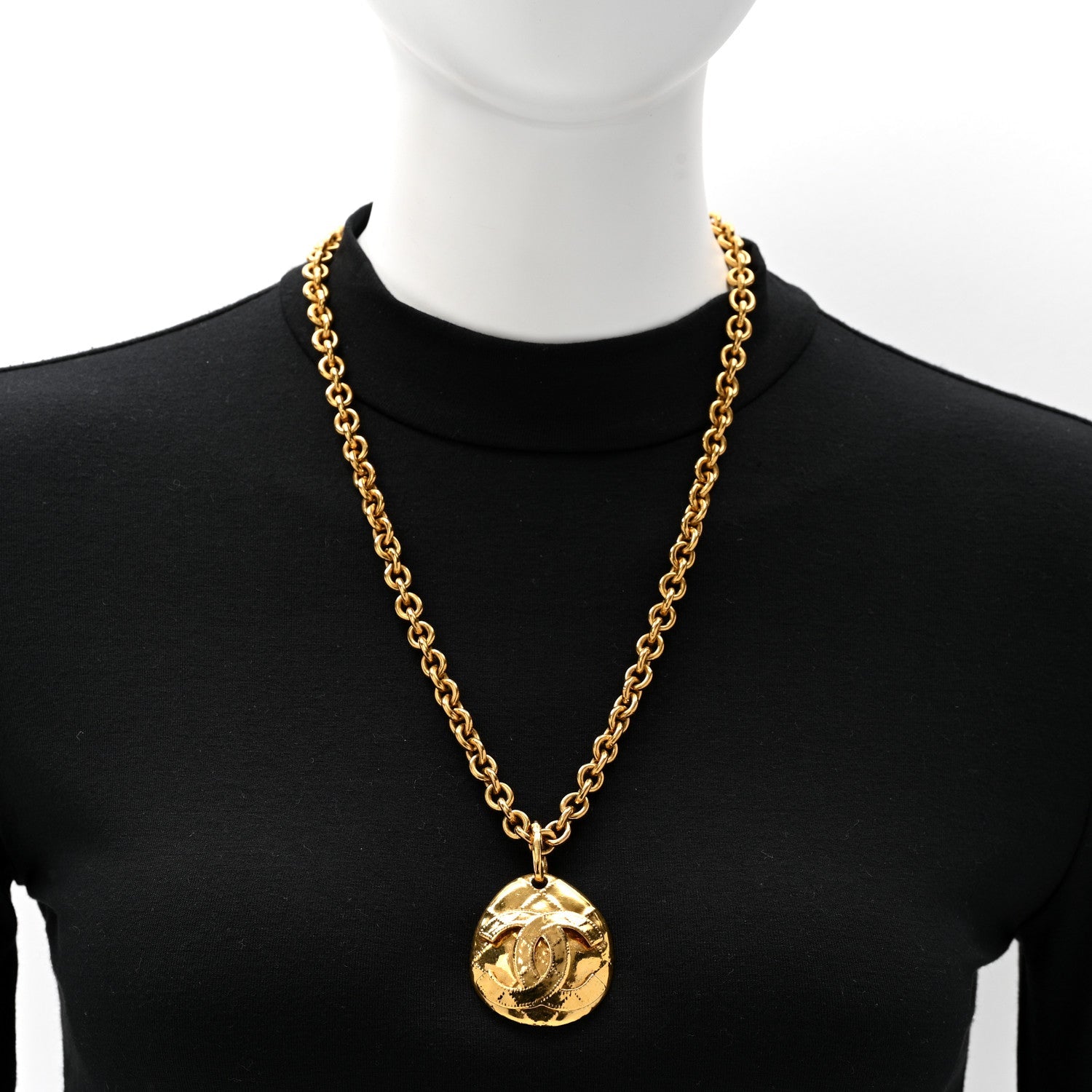 Metal CC Chain Pendant Necklace Gold