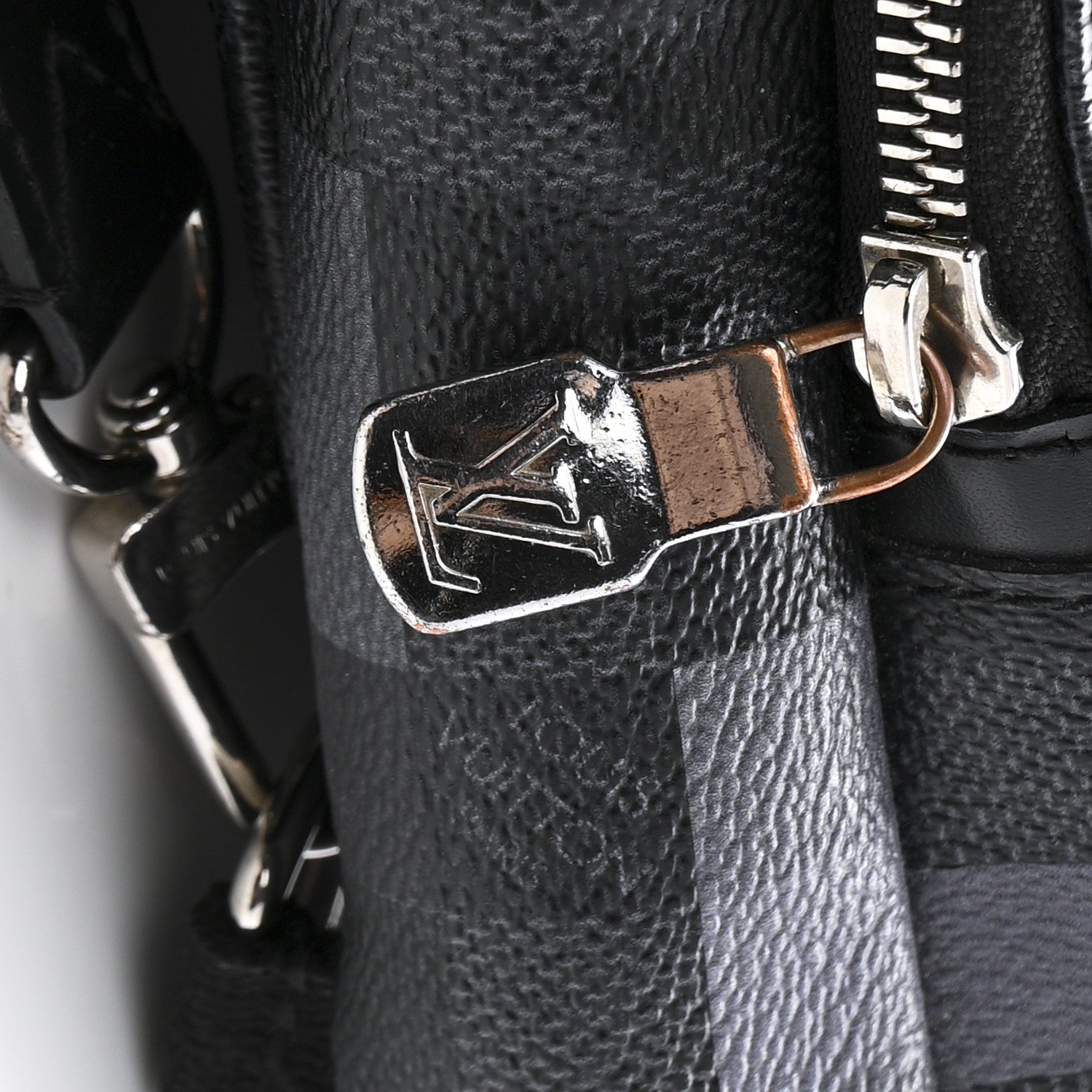 Damier Graphite Pixel Avenue Sling Backpack Gris