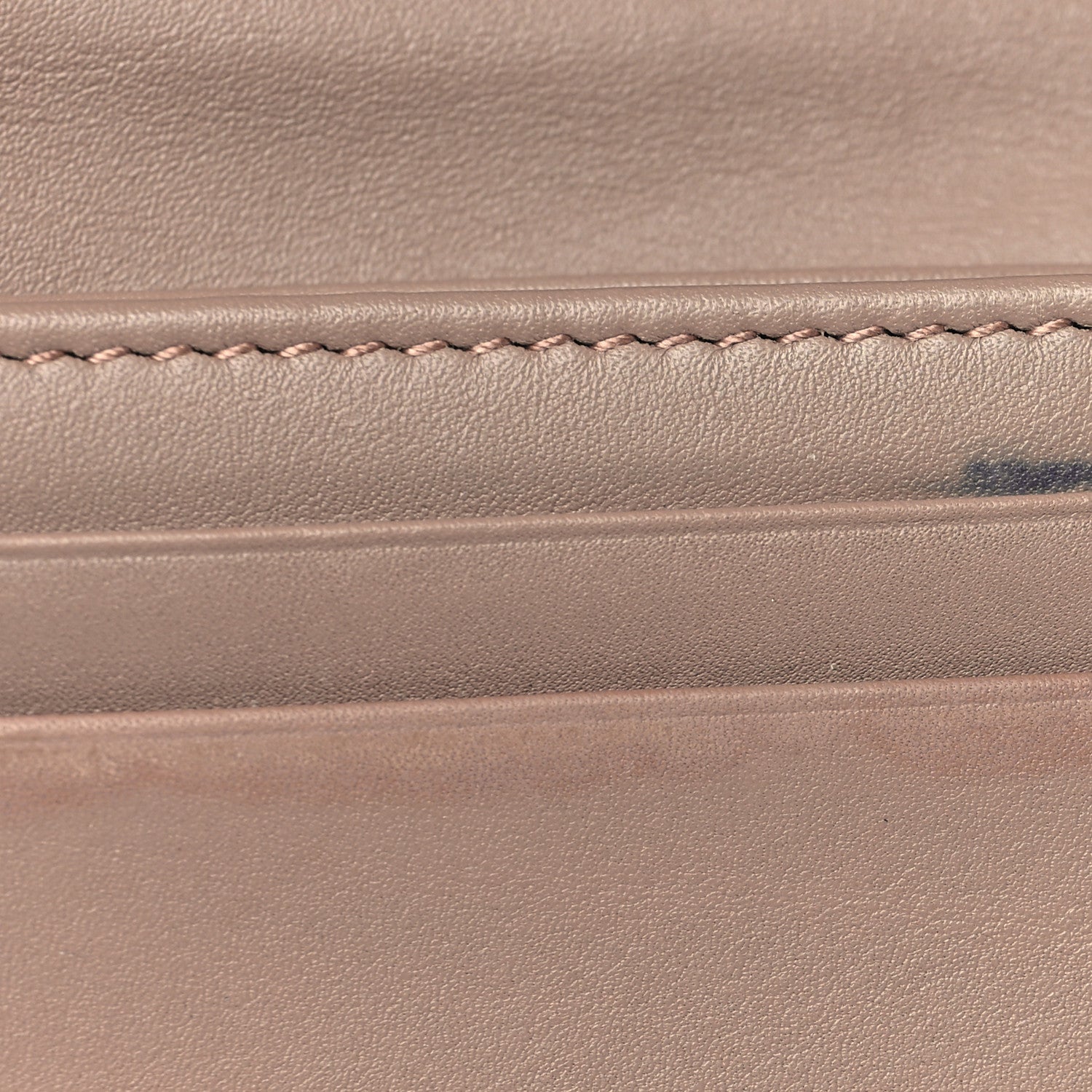 Calfskin Matelasse GG Marmont Card Case Wallet Porcelain Rose